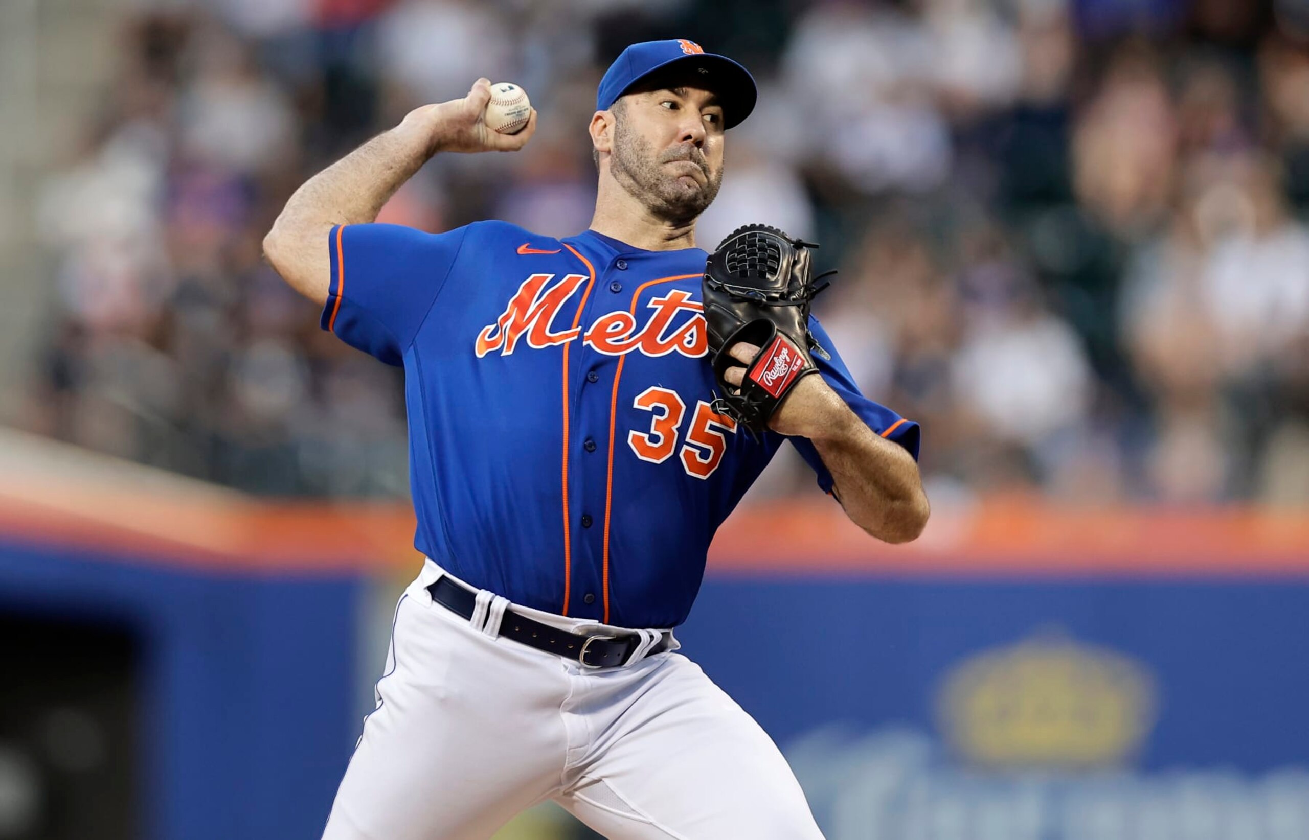 NEW YORK, NEW YORK - JUNE 14: Justin Verlander #35 of the New York Mets pitches during the first inning against the New York Yankees at Citi Field on June 14, 2023 in New York City. (Photo by Jim McIsaac/Getty Images) NEW YORK, NEW YORK - JUNE 14: Justin Verlander #35 of the New York Mets pitches during the first inning against the New York Yankees at Citi Field on June 14, 2023 in New York City. (Photo by Jim McIsaac/Getty Images)