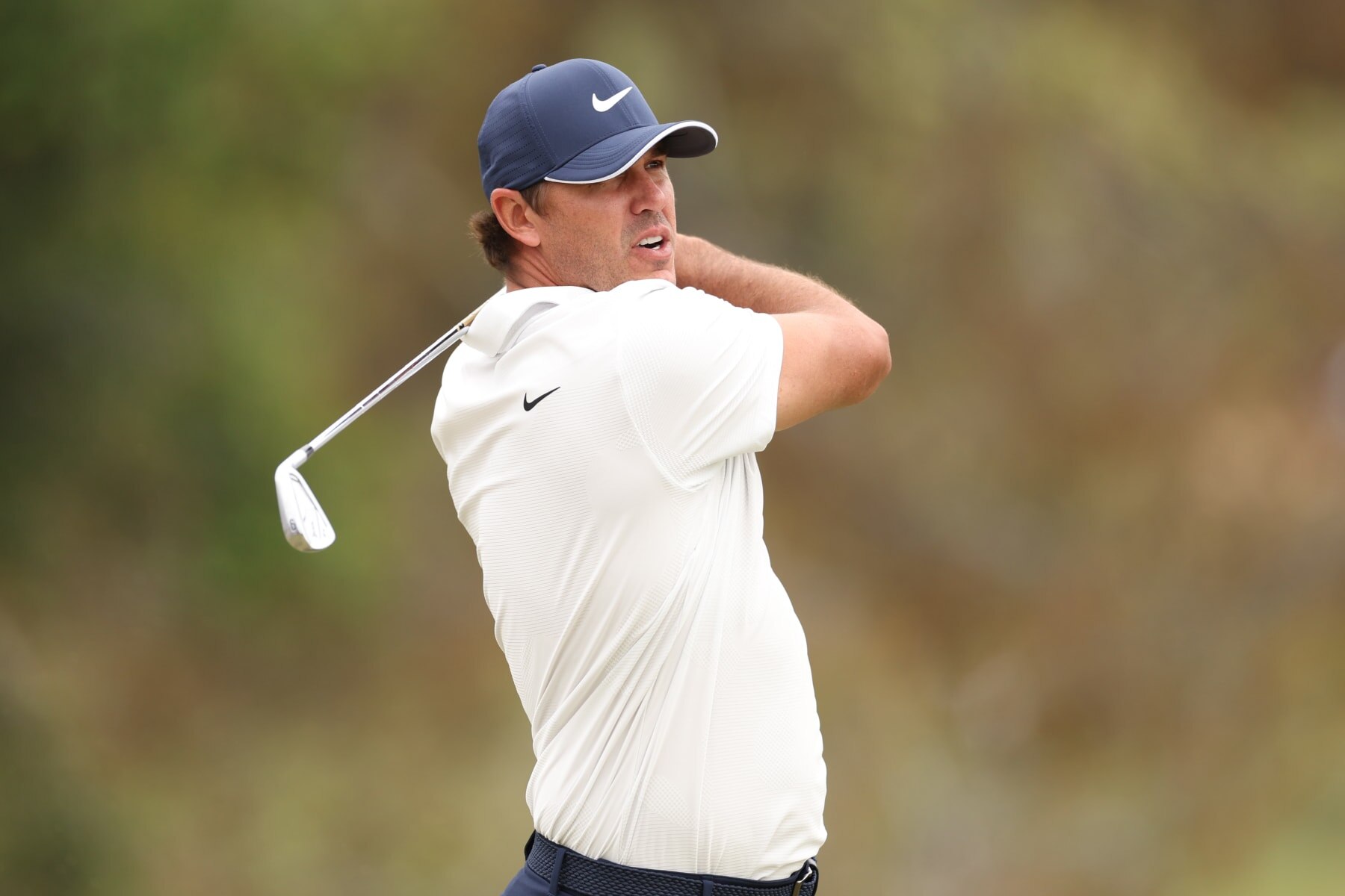LOS ANGELES, CALIFORNIA - JUNE 15: Brooks Koepka of the United States tees off during the first round of the 123rd U.S. Open Championship at The Los Angeles Country Club on June 15, 2023 in Los Angeles, California. (Photo by Ezra Shaw/Getty Images)
