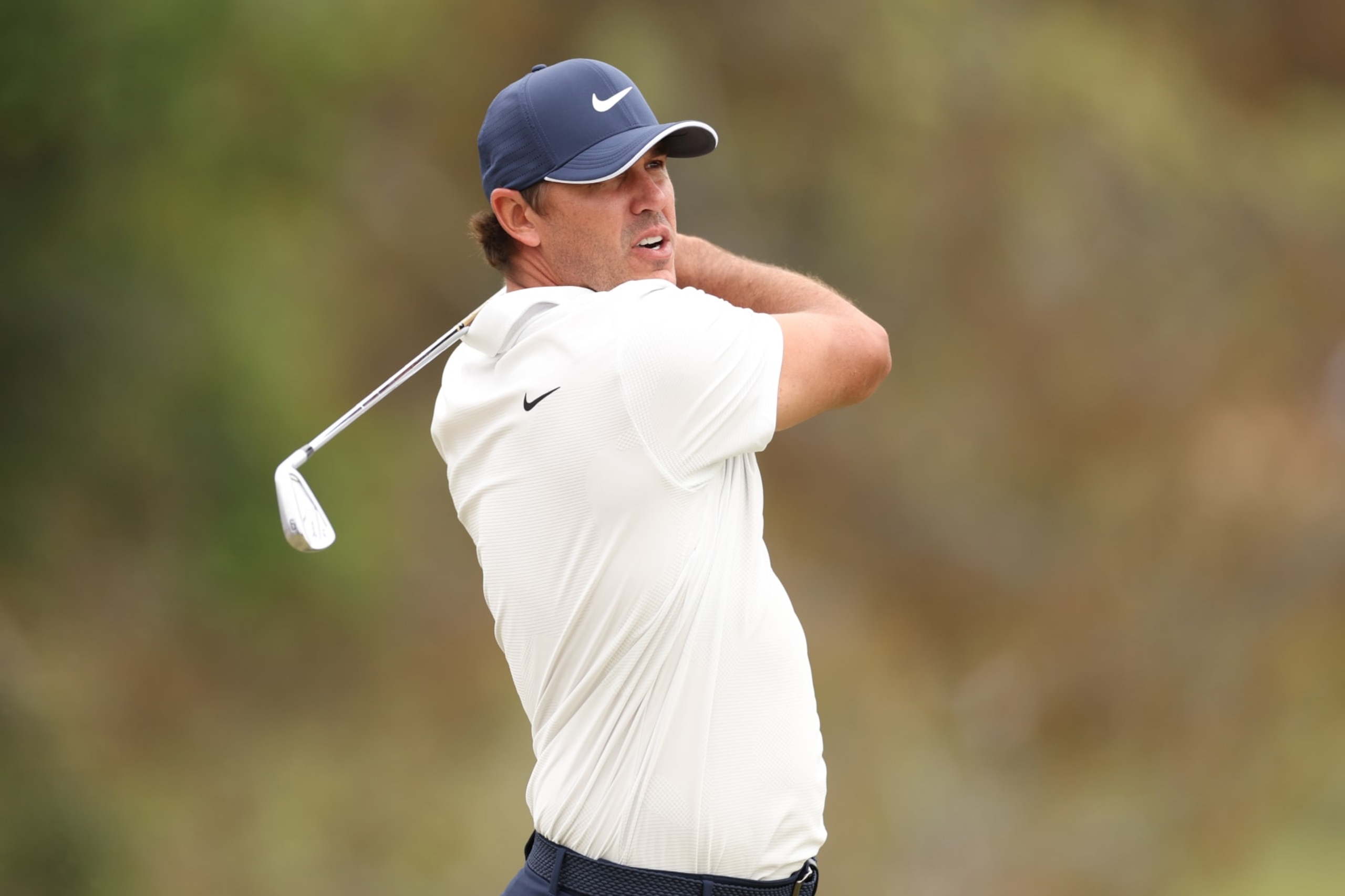 LOS ANGELES, CALIFORNIA - JUNE 15: Brooks Koepka of the United States tees off during the first round of the 123rd U.S. Open Championship at The Los Angeles Country Club on June 15, 2023 in Los Angeles, California. (Photo by Ezra Shaw/Getty Images)
