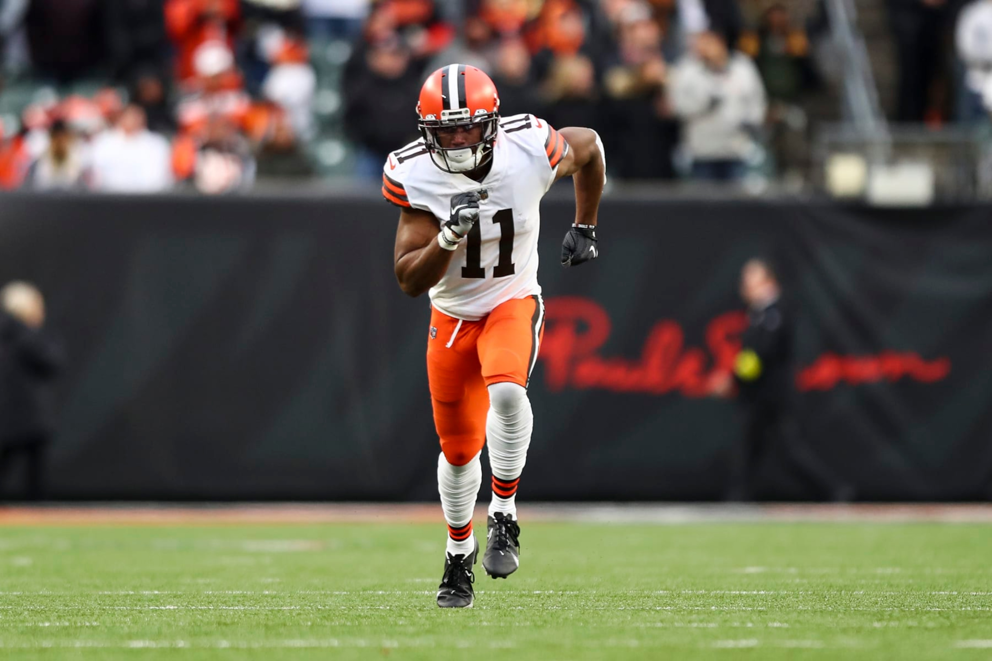 CINCINNATI, OH - DECEMBER 11: Donovan Peoples-Jones #11 of the Cleveland Browns runs downfield during an NFL football game against the Cincinnati Bengals at Paycor Stadium on December 11, 2022 in Cincinnati, Ohio. (Photo by Kevin Sabitus/Getty Images)