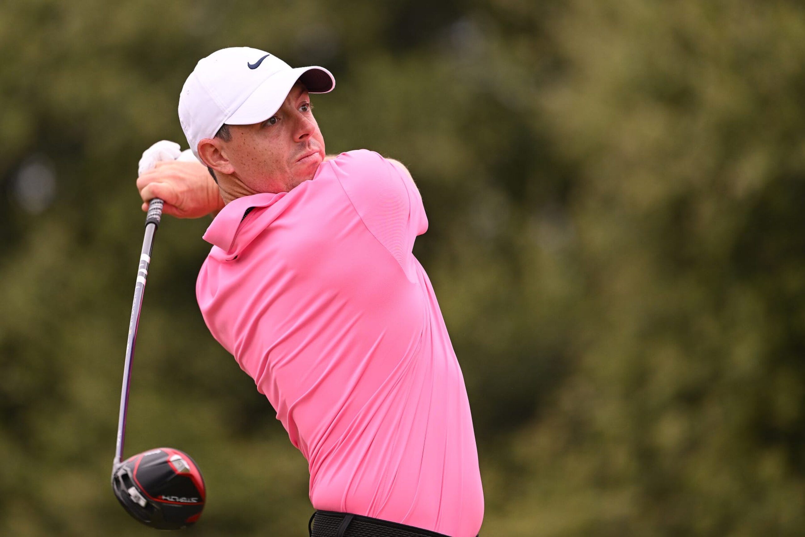 LOS ANGELES, CALIFORNIA - JUNE 16: Rory McIlroy of Northern Ireland plays his shot from the 17th tee during the second round of the 123rd U.S. Open Championship at The Los Angeles Country Club on June 16, 2023 in Los Angeles, California. (Photo by Ross Kinnaird/Getty Images) LOS ANGELES, CALIFORNIA - JUNE 16: Rory McIlroy of Northern Ireland plays his shot from the 17th tee during the second round of the 123rd U.S. Open Championship at The Los Angeles Country Club on June 16, 2023 in Los Angeles, California. (Photo by Ross Kinnaird/Getty Images)
