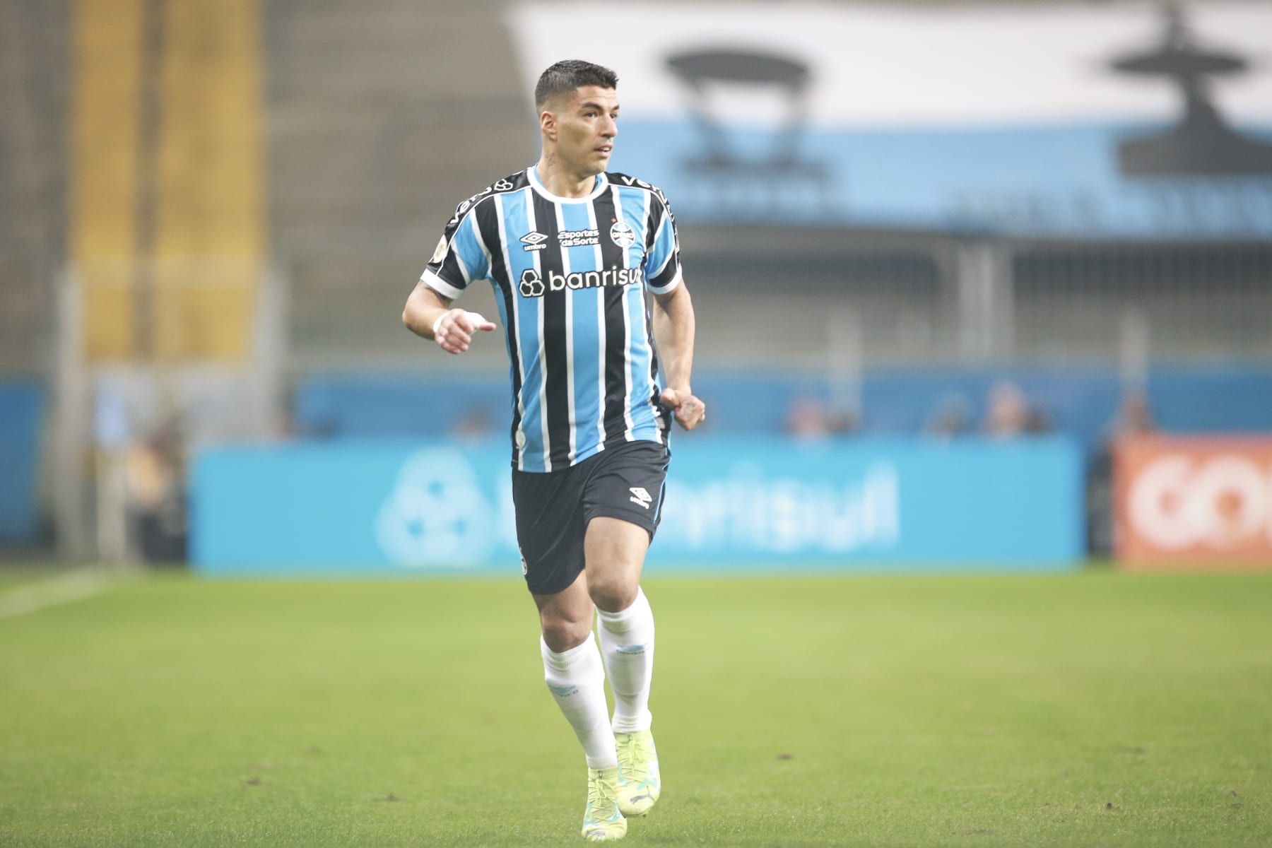PORTO ALEGRE, BRAZIL - MAY 21: Luis Suarez of Gremio looks on during a Brasileirao match between Gremio and Internacional at Arena do Gremio on May 21, 2023 in Porto Alegre, Brazil. (Photo by Fernando Alves/Getty Images)