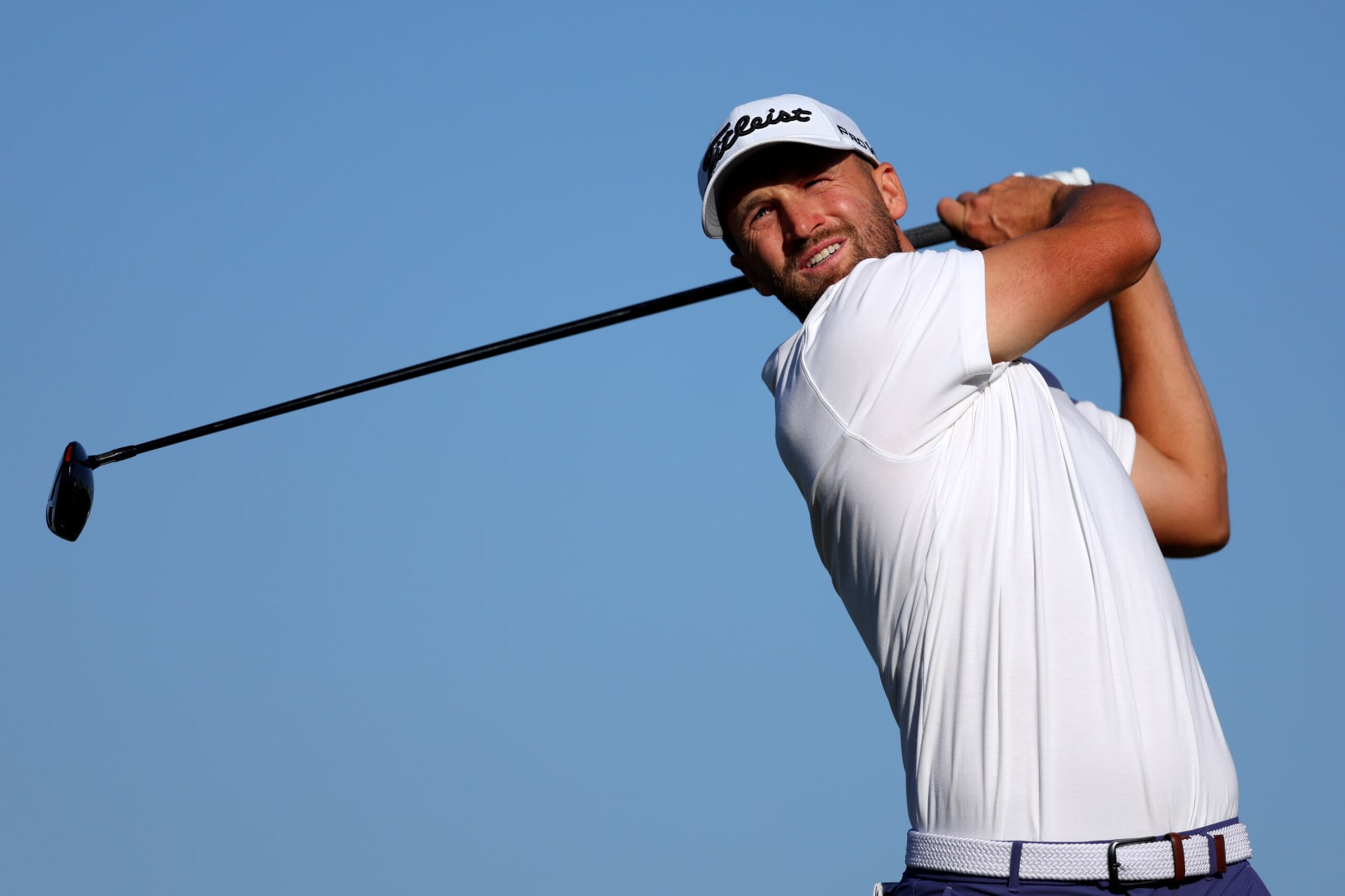 LOS ANGELES, CALIFORNIA - JUNE 17: Wyndham Clark of the United States plays his shot from the 10th tee during the third round of the 123rd U.S. Open Championship at The Los Angeles Country Club on June 17, 2023 in Los Angeles, California. (Photo by Andrew Redington/Getty Images)