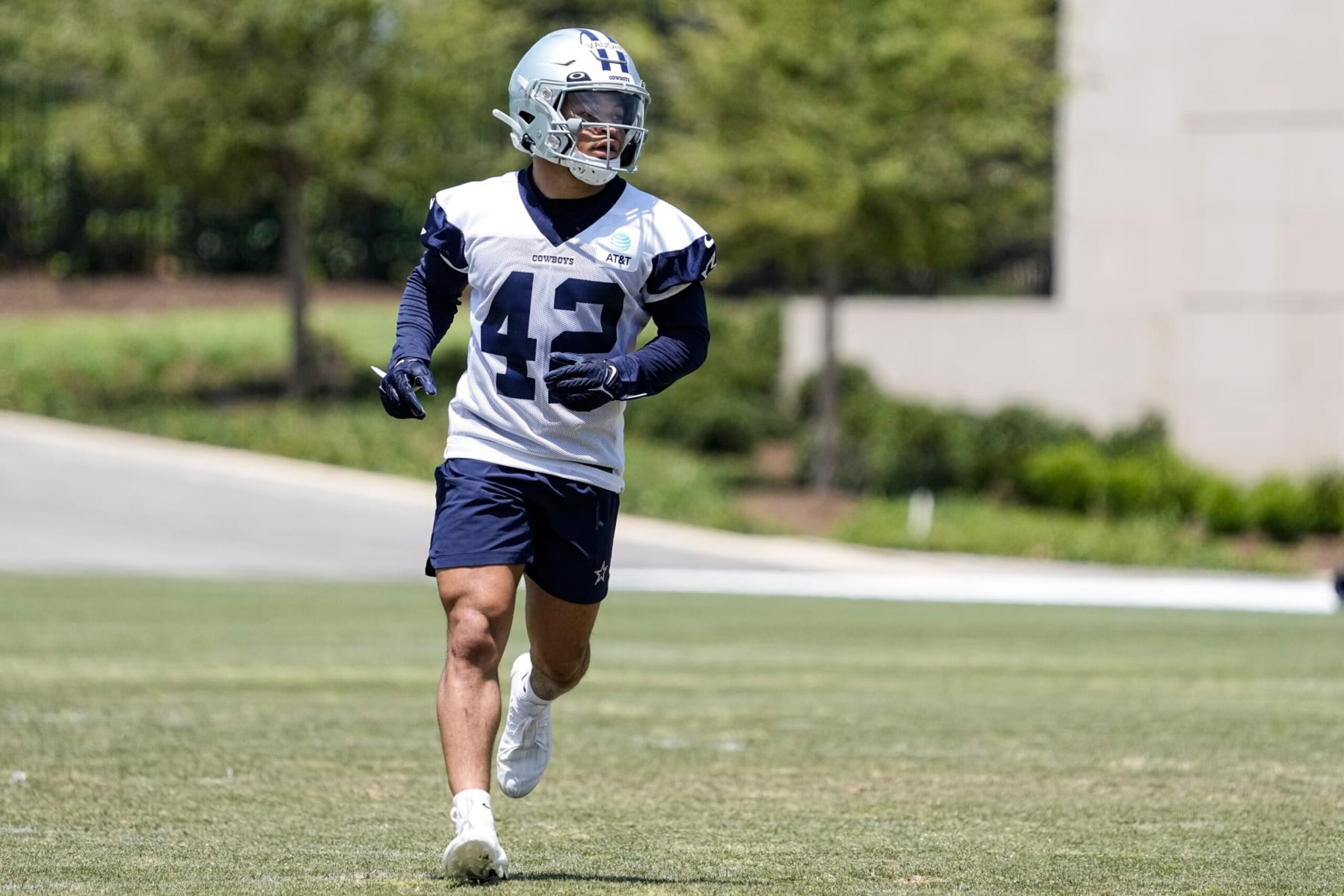 RB Deuce Vaughn