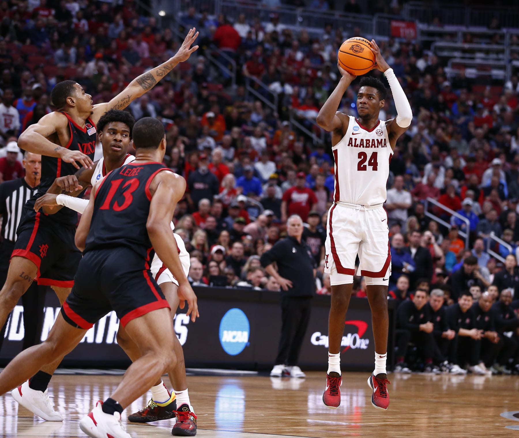 LOUISVILLE, KY - MARCH 24: Alabama Crimson Tide forward Brandon Miller (24) fires up his jump shot  during the San Diego State Aztecs versus the Alabama Crimson Tide in the Sweet Sixteen Round of the NCAA Men's Division I Basketball Championship South Regional on March 23, 2023, at KFC Yum! Center in Louisville, KY.  (Photo by Jeffrey Brown/Icon Sportswire via Getty Images)