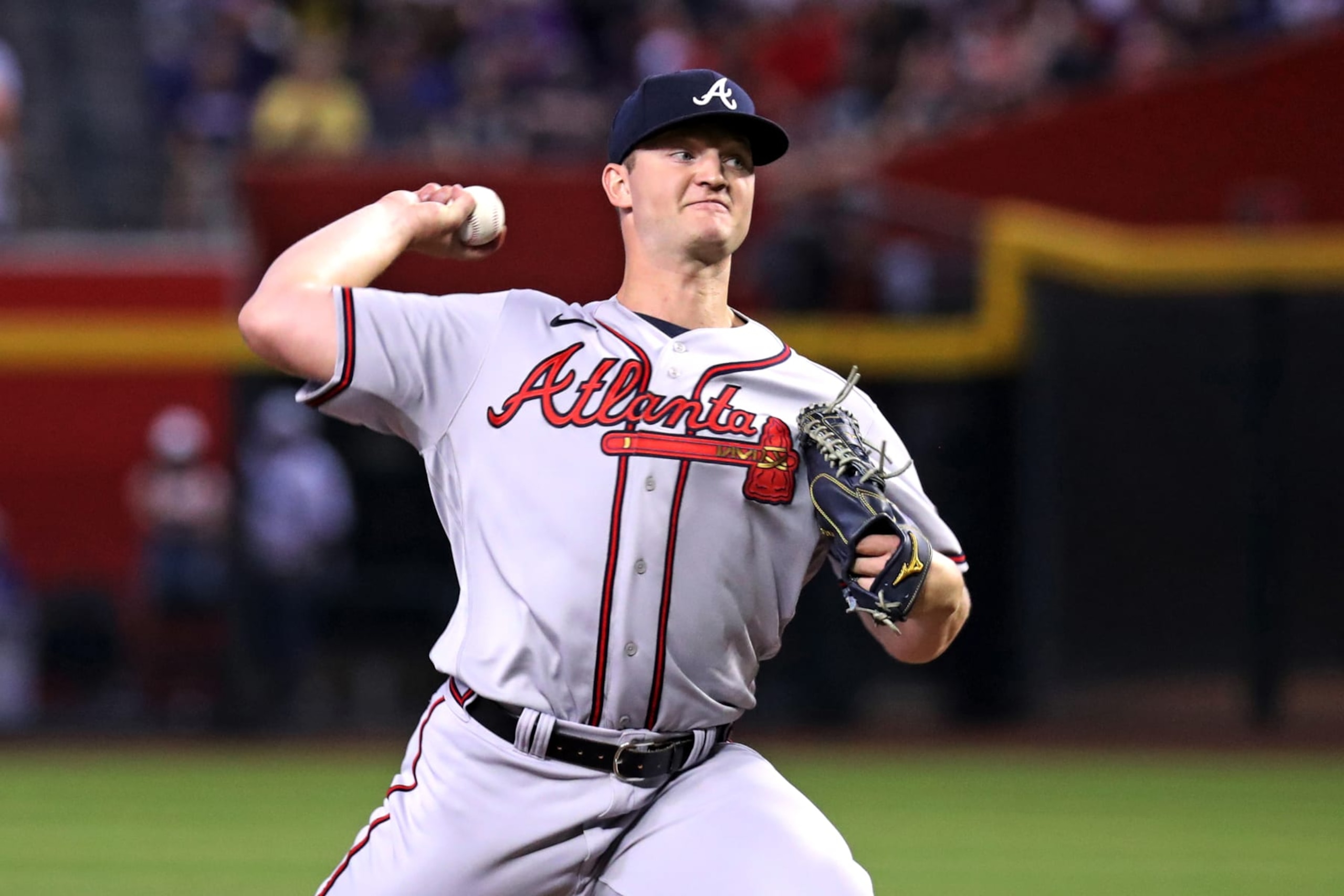 PHOENIX, AZ - JUNE 04: Atlanta Braves starting pitcher Michael Soroka (40) gets the start on the mound during a baseball game between the Atlanta Braves and the Arizona Diamondbacks on June 4th, 2023, at Chase Field in Phoenix, AZ. (Photo by Zac BonDurant/Icon Sportswire via Getty Images) PHOENIX, AZ - JUNE 04: Atlanta Braves starting pitcher Michael Soroka (40) gets the start on the mound during a baseball game between the Atlanta Braves and the Arizona Diamondbacks on June 4th, 2023, at Chase Field in Phoenix, AZ. (Photo by Zac BonDurant/Icon Sportswire via Getty Images)