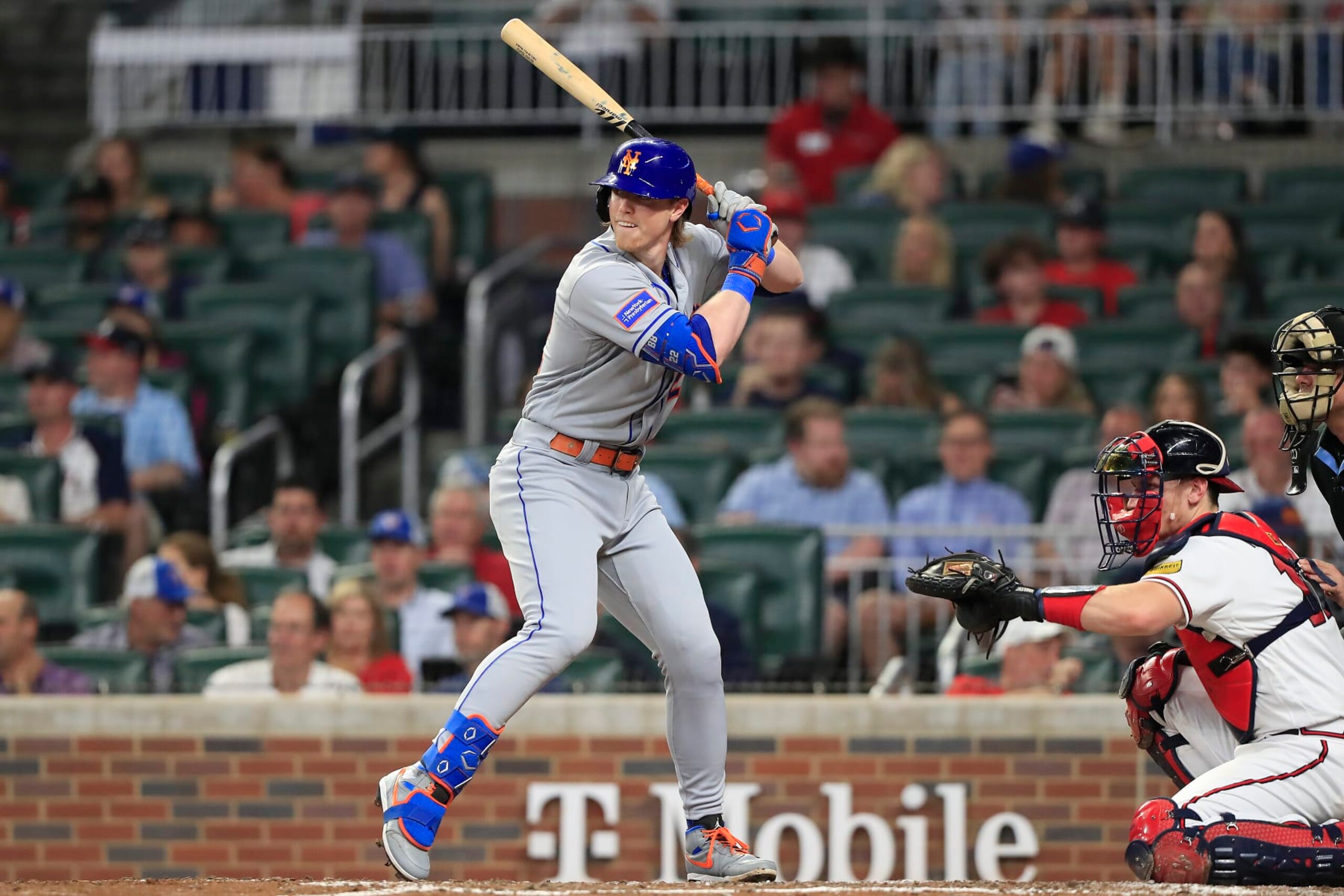 ATLANTA, GA - JUNE 06: New York Mets third baseman Brett Baty (22) bats during the Tuesday evening MLB game between the Atlanta Braves and the New York Mets on June 6, 2023 at  Truist Park in Atlanta, Georgia.   (Photo by David J. Griffin/Icon Sportswire via Getty Images)