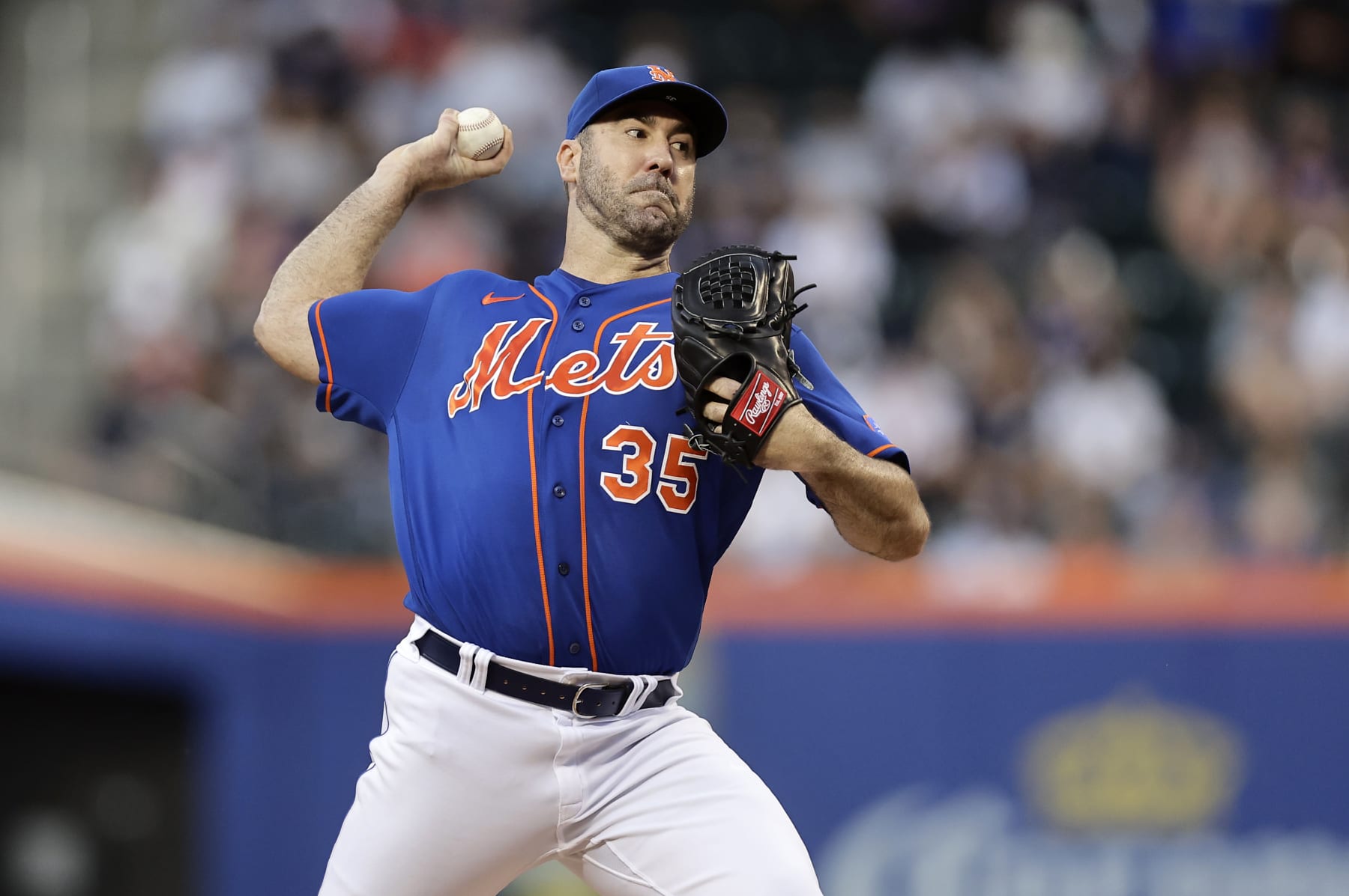 NEW YORK, NEW YORK - JUNE 14:  Justin Verlander #35 of the New York Mets in action against the New York Yankees at Citi Field on June 14, 2023 in New York City. The Mets defeated the Yankees 4-3 in ten innings. (Photo by Jim McIsaac/Getty Images)