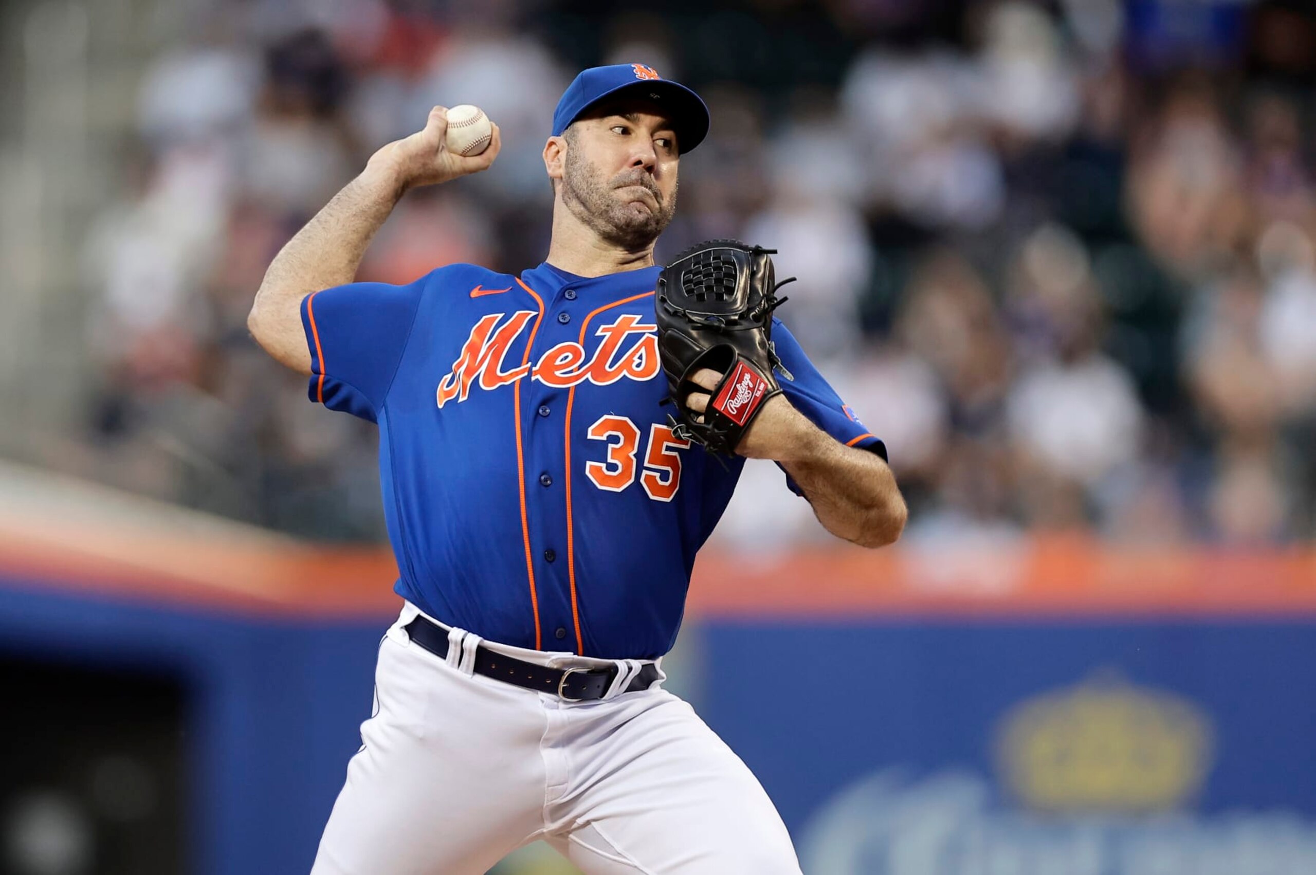 NEW YORK, NEW YORK - JUNE 14:  Justin Verlander #35 of the New York Mets in action against the New York Yankees at Citi Field on June 14, 2023 in New York City. The Mets defeated the Yankees 4-3 in ten innings. (Photo by Jim McIsaac/Getty Images)