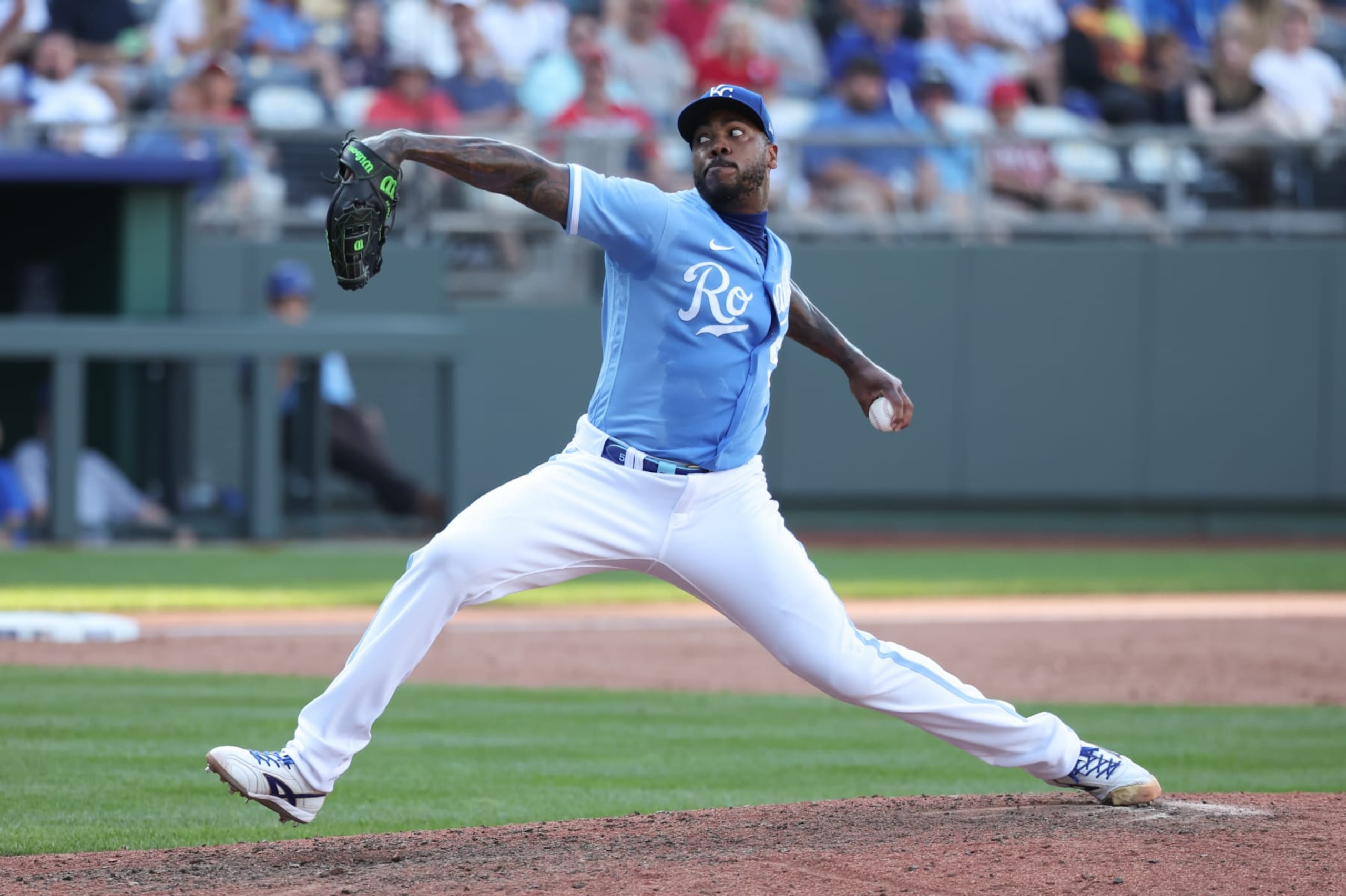 KANSAS CITY, MO - JUNE 17: Kansas City Royals relief pitcher Aroldis Chapman (54) pitches in the ninth inning of an MLB game between the Los Angeles Angles and Kansas City Royals on June 17, 2023 at Kaufmann Stadium in Kansas City, MO.  (Photo by Scott Winters/Icon Sportswire via Getty Images)
