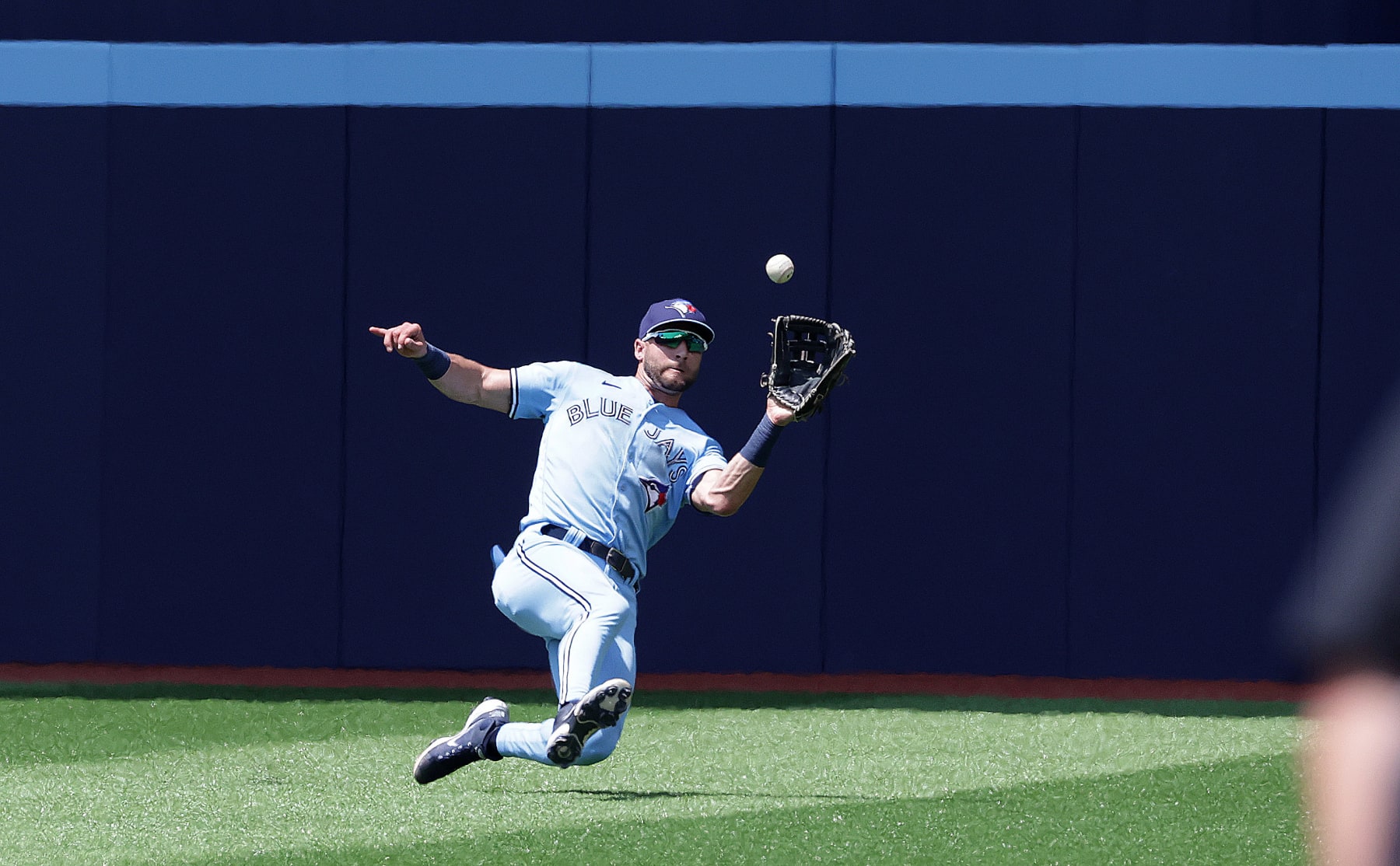 TORONTO, ON - JUNE 1  -  Toronto Blue Jays center fielder Kevin Kiermaier (39) robs Milwaukee Brewers third baseman Andruw Monasterio (14) in the fourth inning as the Toronto Blue Jays play the Milwaukee Brewers at Rogers Centre in Toronto. June 1, 2023.        (Steve Russell/Toronto Star via Getty Images)