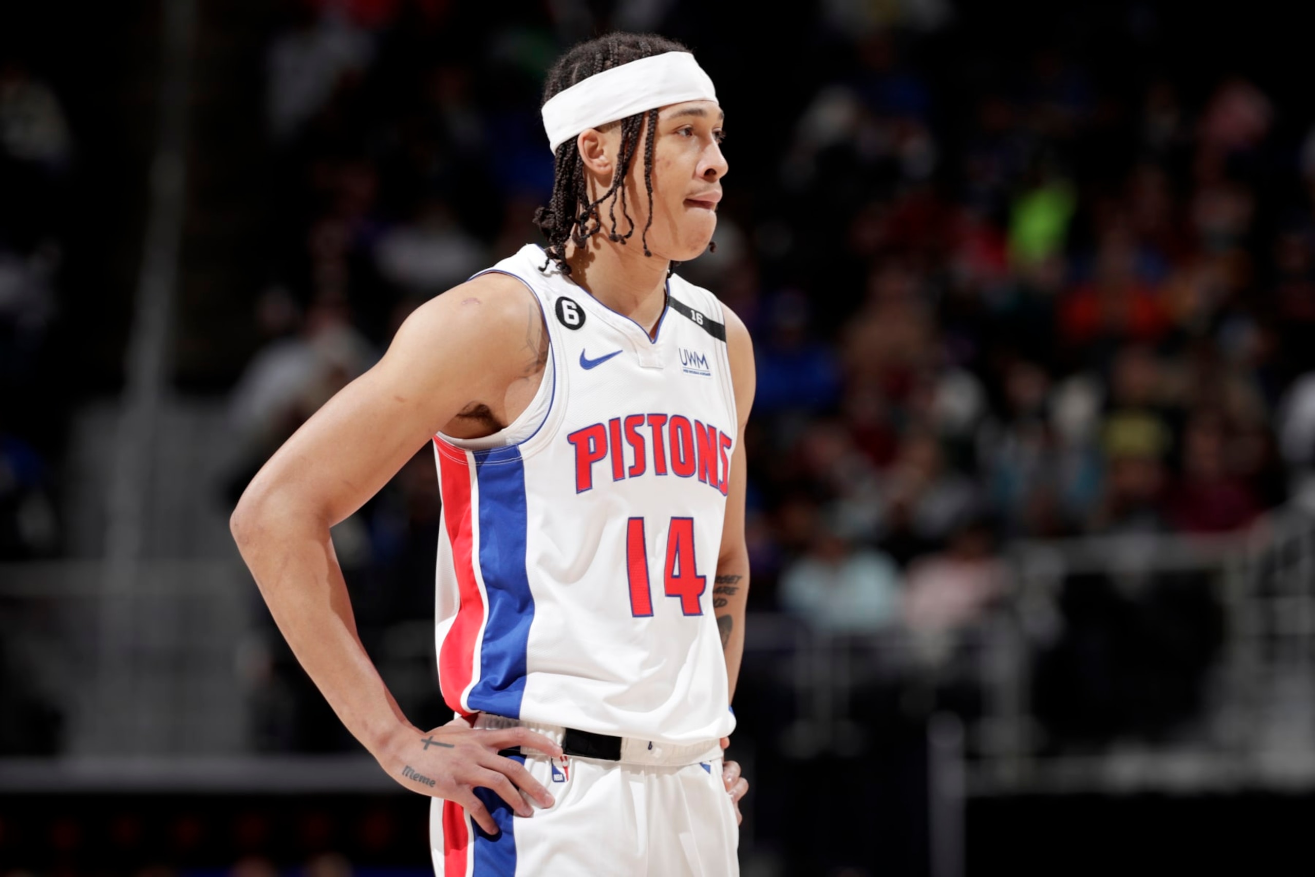DETROIT, MI - MARCH 27:  R.J. Hampton #14 of the Detroit Pistons looks on during the game against the Milwaukee Bucks on March 27, 2023 at Little Caesars Arena in Detroit, Michigan. NOTE TO USER: User expressly acknowledges and agrees that, by downloading and/or using this photograph, User is consenting to the terms and conditions of the Getty Images License Agreement. Mandatory Copyright Notice: Copyright 2023 NBAE (Photo by Brian Sevald/NBAE via Getty Images)