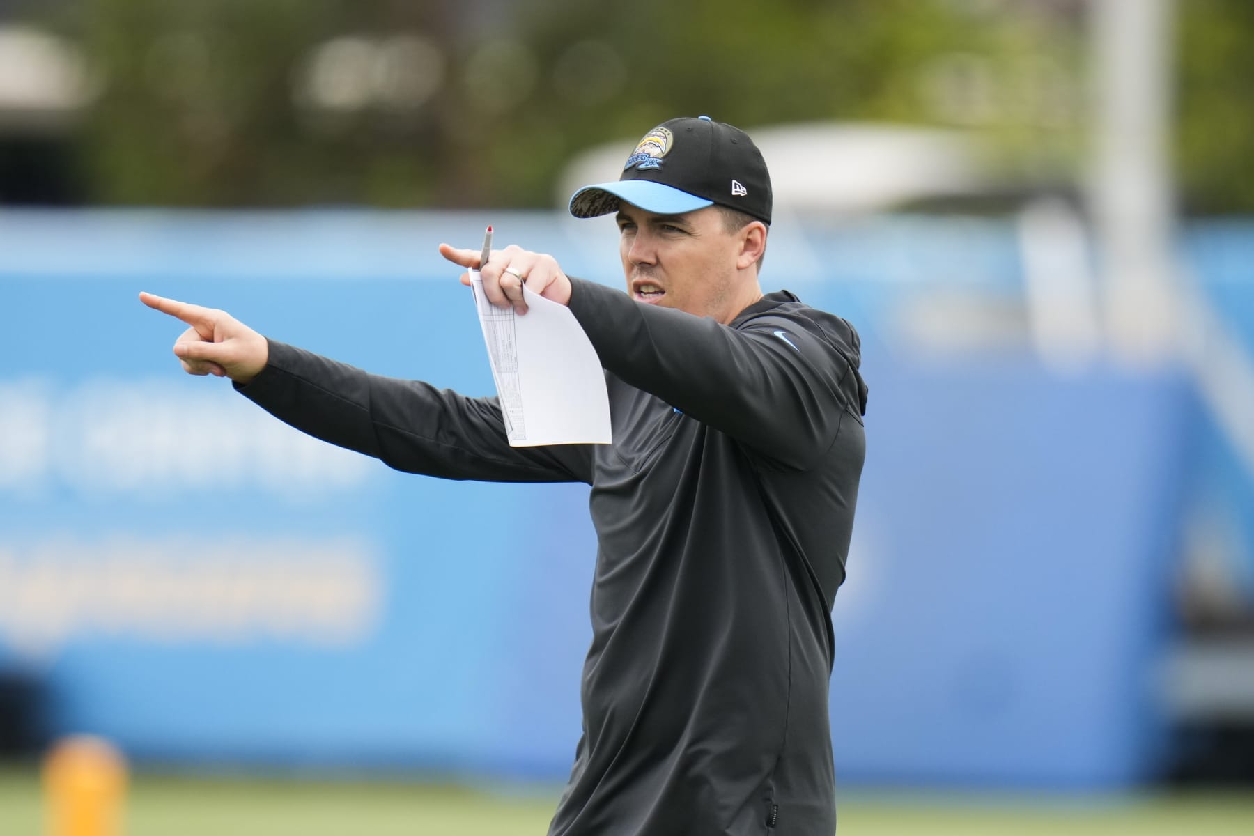 Chargers offensive coordinator Kellen Moore
