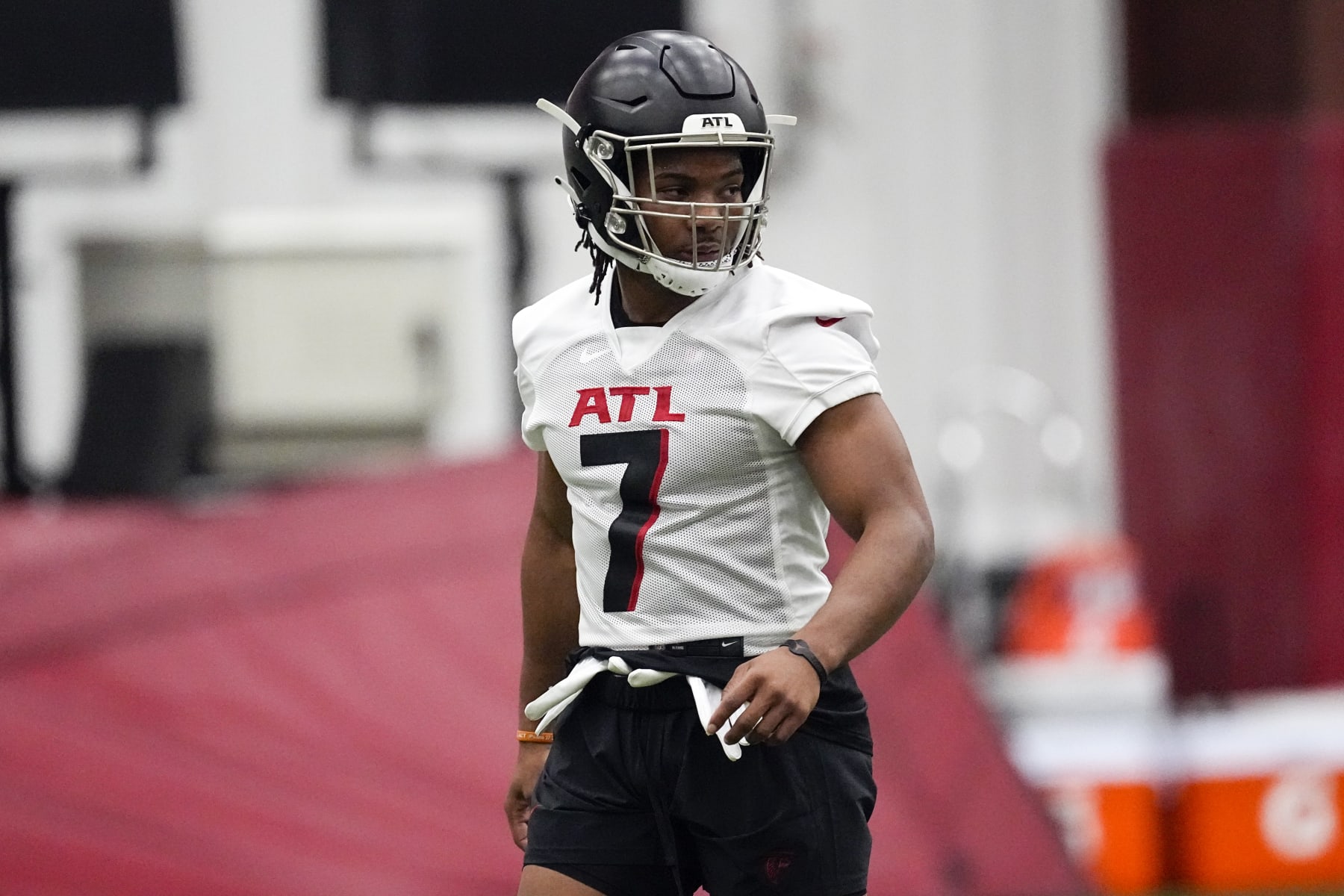 Atlanta Falcons rookie running back Bijan Robinson (7) is shown during the team's NFL rookie minicamp football practice Friday, May 12, 2023, in Flowery Branch, Ga. (AP Photo/John Bazemore)