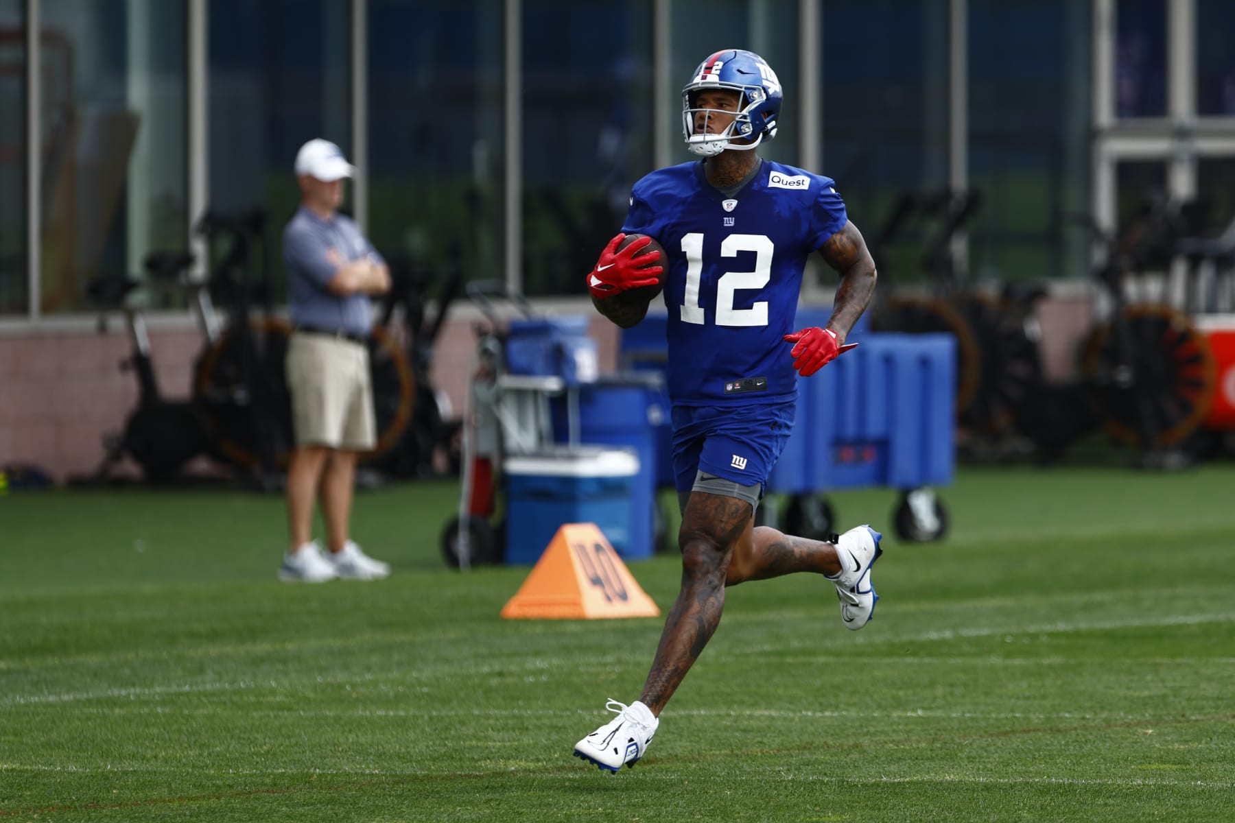 EAST RUTHERFORD, NEW JERSEY - JUNE 14: Tight end Darren Waller #12 of the New York Giants runs a drill during the teams mini camp at Quest Training Center on June 14, 2023 in East Rutherford, New Jersey. (Photo by Rich Schultz/Getty Images)