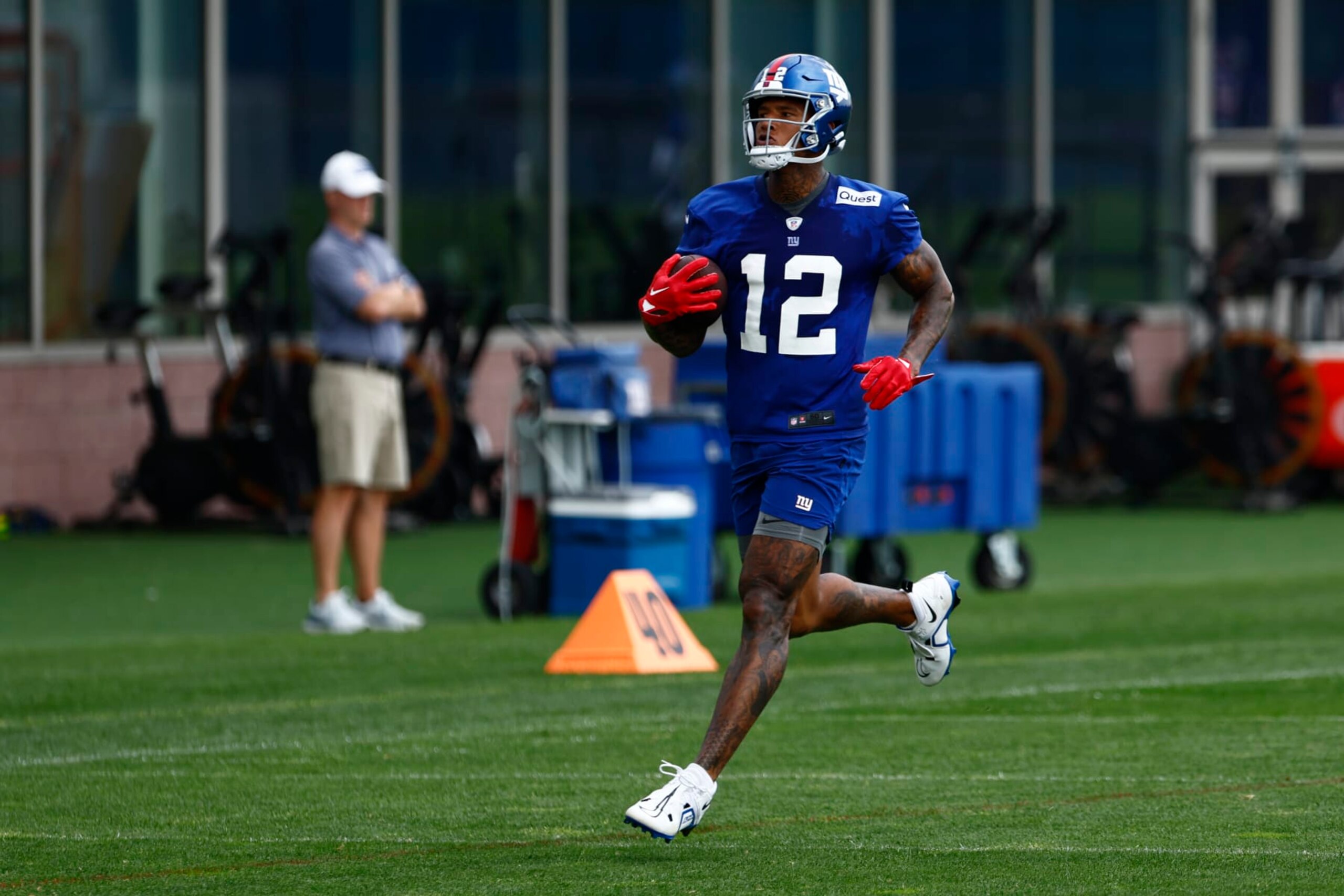 EAST RUTHERFORD, NEW JERSEY - JUNE 14: Tight end Darren Waller #12 of the New York Giants runs a drill during the teams mini camp at Quest Training Center on June 14, 2023 in East Rutherford, New Jersey. (Photo by Rich Schultz/Getty Images)