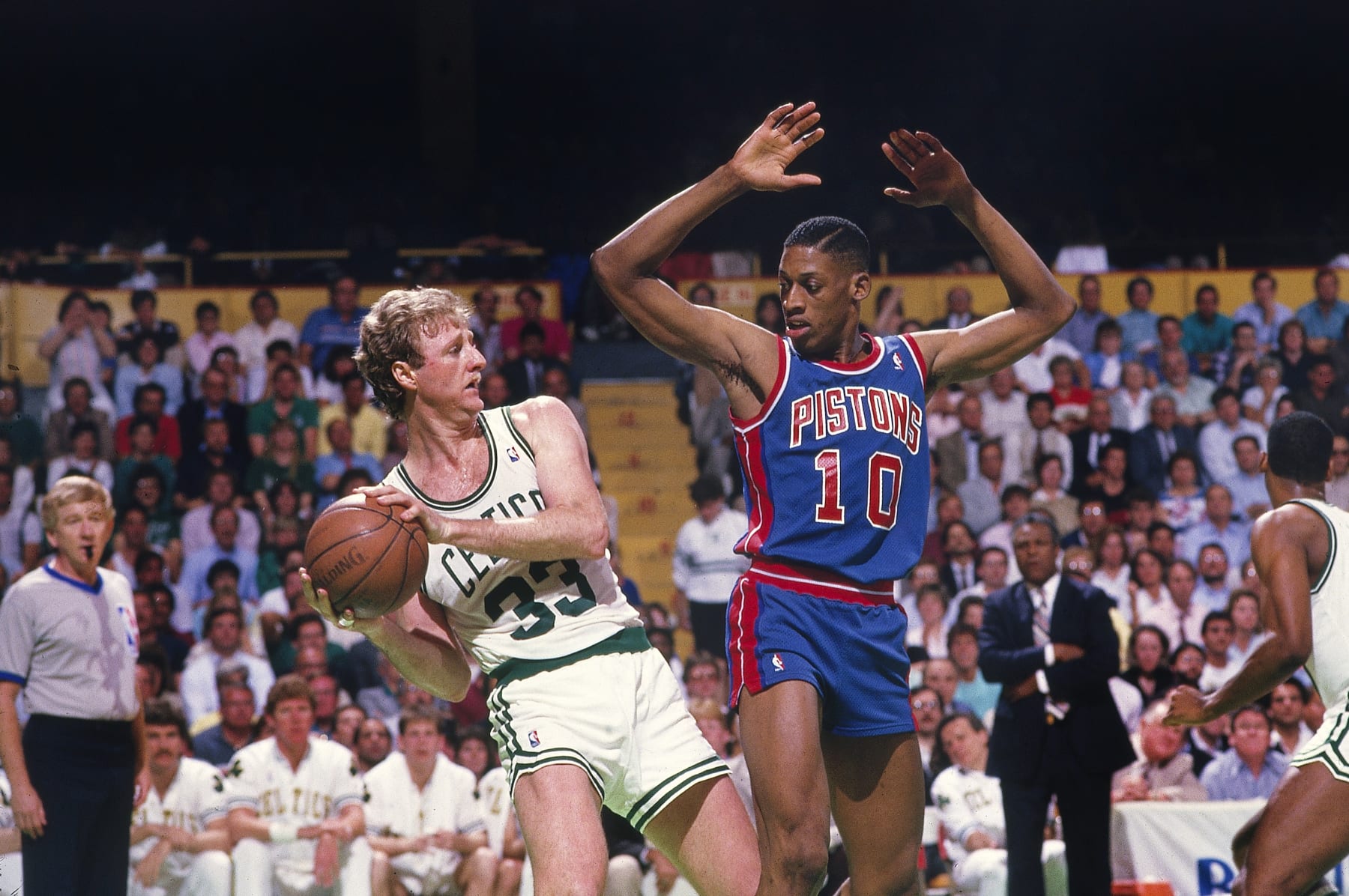 Basketball: NBA Playoffs: Boston Celtics Larry Bird (33) in action vs Detroit Pistons Dennis Rodman (10) at Boston Garden. Game 5.
Boston, MA 5/26/1987
CREDIT: Manny Millan (Photo by Manny Millan /Sports Illustrated via Getty Images)
(Set Number: X34849 )