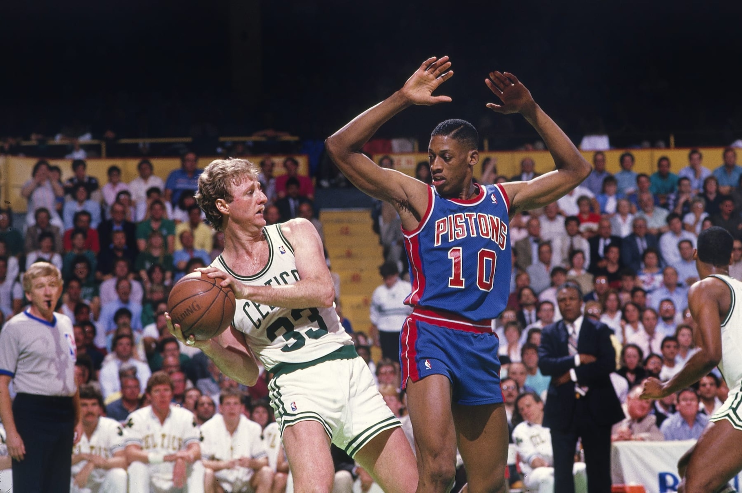 Basketball: NBA Playoffs: Boston Celtics Larry Bird (33) in action vs Detroit Pistons Dennis Rodman (10) at Boston Garden. Game 5.
Boston, MA 5/26/1987
CREDIT: Manny Millan (Photo by Manny Millan /Sports Illustrated via Getty Images)
(Set Number: X34849 )