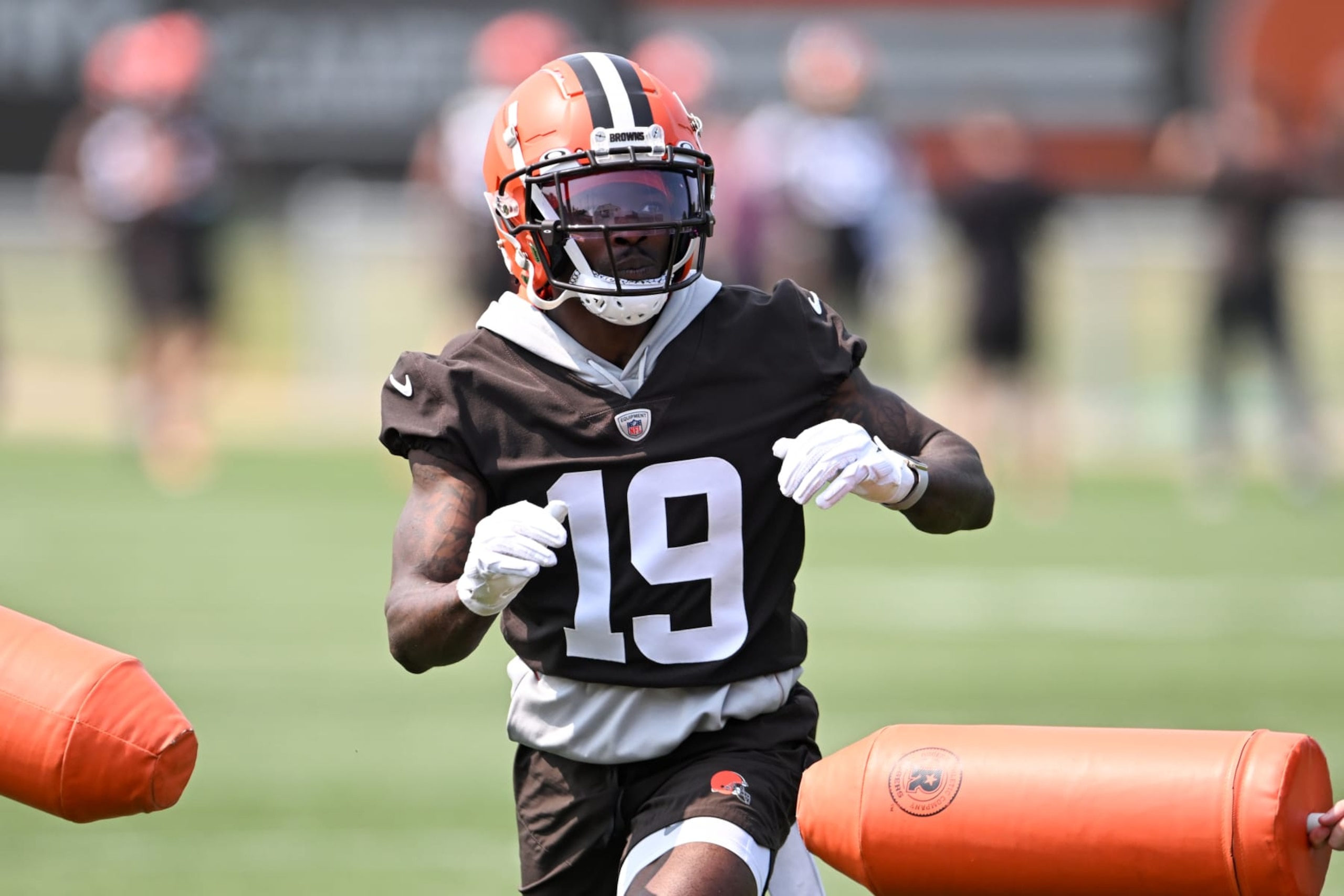 BEREA, OHIO - JUNE 07: Marquise Goodwin #19 of the Cleveland Browns runs a drill during the Cleveland Browns mandatory veteran minicamp at CrossCountry Mortgage Campus on June 07, 2023 in Berea, Ohio. (Photo by Nick Cammett/Diamond Images via Getty Images) BEREA, OHIO - JUNE 07: Marquise Goodwin #19 of the Cleveland Browns runs a drill during the Cleveland Browns mandatory veteran minicamp at CrossCountry Mortgage Campus on June 07, 2023 in Berea, Ohio. (Photo by Nick Cammett/Diamond Images via Getty Images)