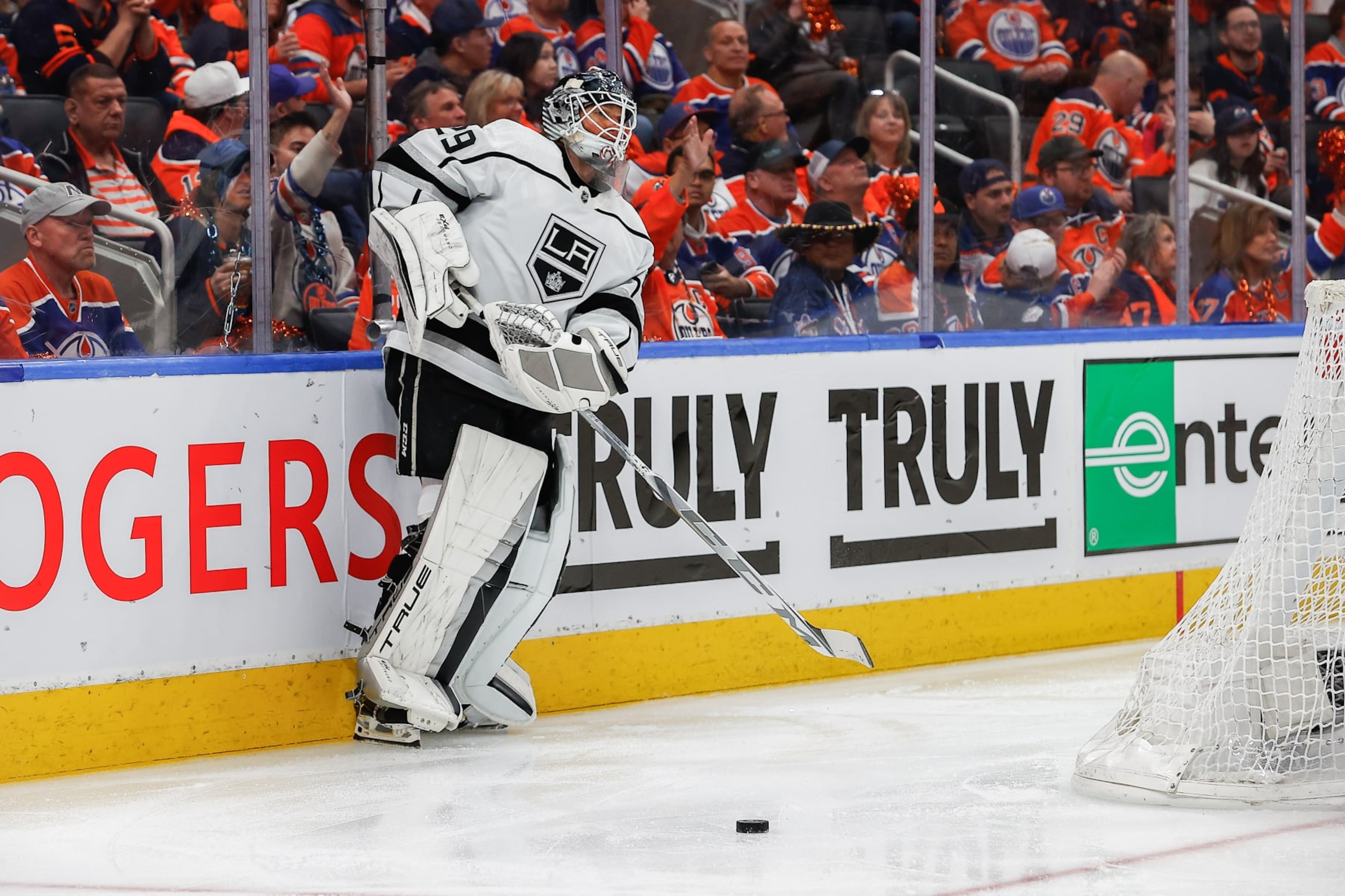 EDMONTON, AB - APRIL 25: Los Angeles Kings Goalie Pheonix Copley (29) plays the puck in the third period of game two in the Western Conference First Round of the Edmonton Oilers versus the Los Angeles Kings on April 25, 2023 at Rogers Place in Edmonton, AB. (Photo by Curtis Comeau/Icon Sportswire via Getty Images)