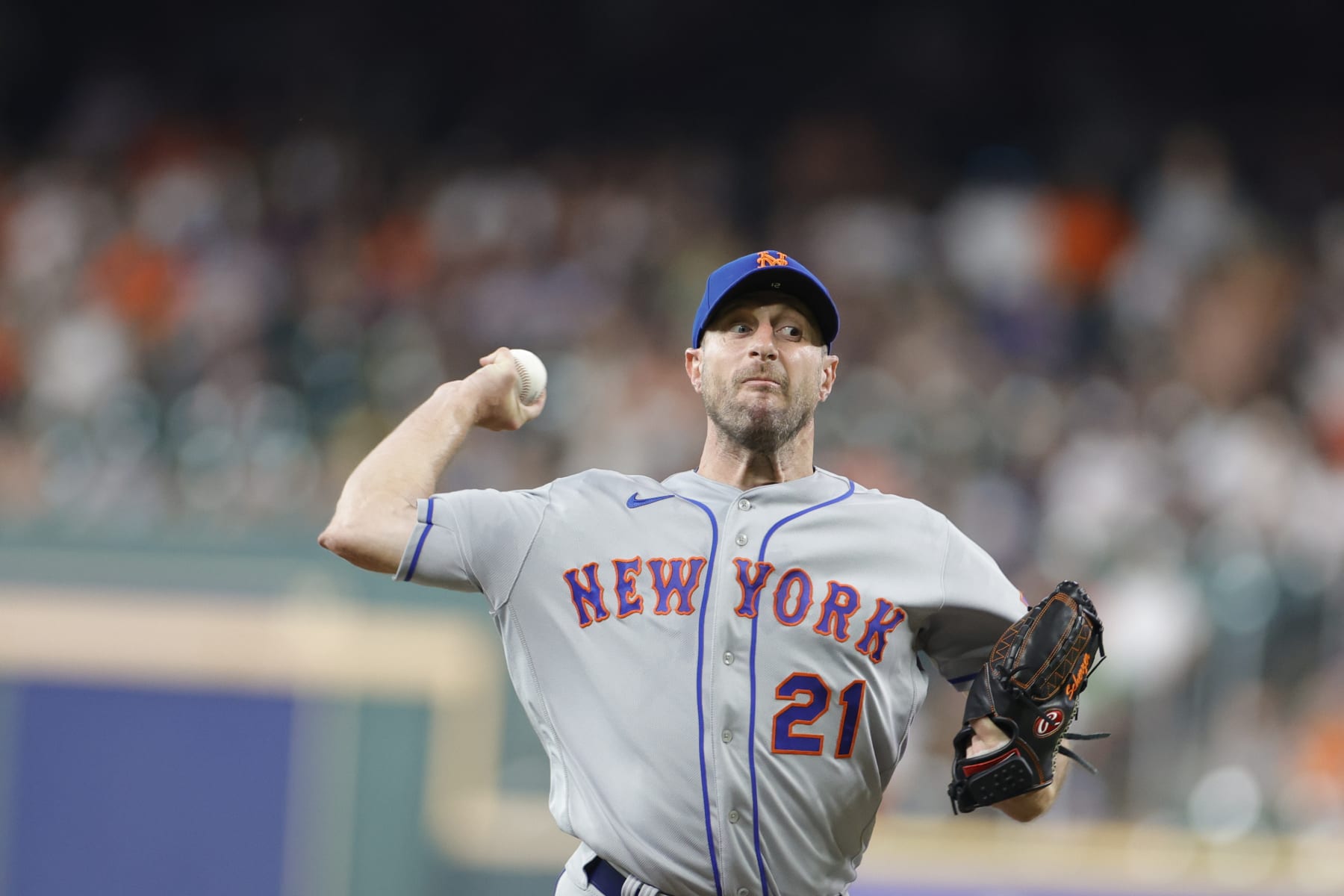HOUSTON, TEXAS - JUNE 19: Max Scherzer #21 of the New York Mets delivers a pitch during the first inning against the Houston Astros at Minute Maid Park on June 19, 2023 in Houston, Texas. (Photo by Carmen Mandato/Getty Images)