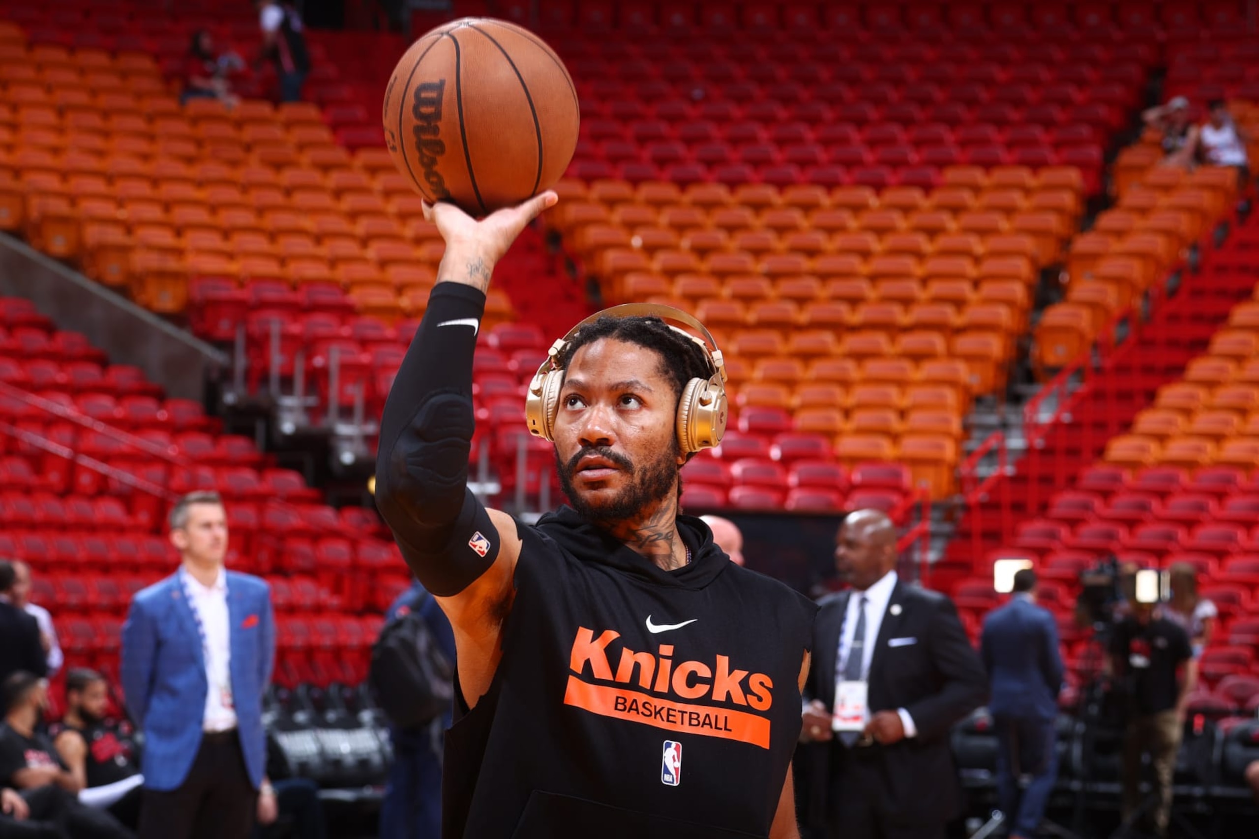 MIAMI, FL - MAY 8: Derrick Rose #4 of the New York Knicks warms up before the game Game Four of the Eastern Conference Semi-Finals of the 2023 NBA Playoffs against the Miami Heat on May 8, 2023 at Miami-Dade Arena in Miami, Florida. NOTE TO USER: User expressly acknowledges and agrees that, by downloading and or using this Photograph, user is consenting to the terms and conditions of the Getty Images License Agreement. Mandatory Copyright Notice: Copyright 2023 NBAE (Photo by Nathaniel S. Butler/NBAE via Getty Images)