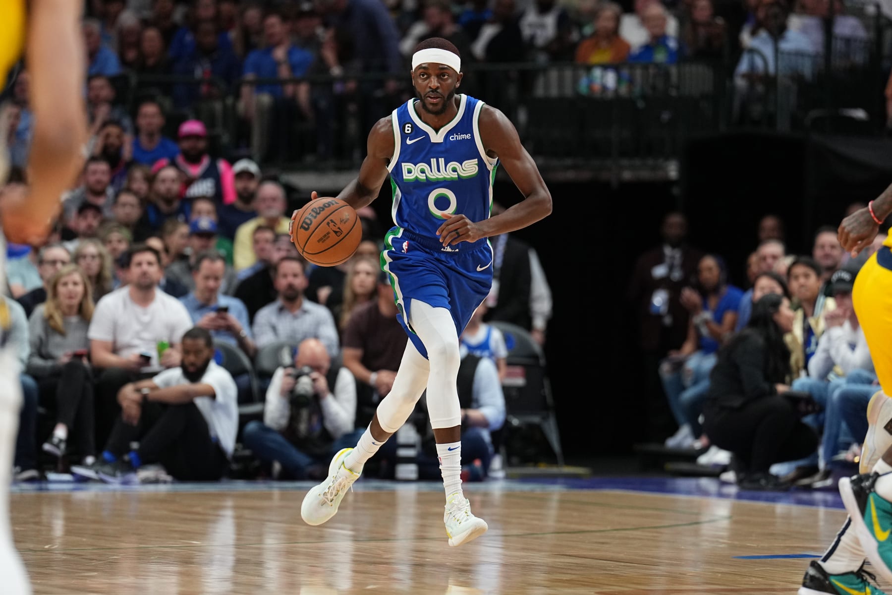 DALLAS, TX - FEBRUARY 28: Justin Holiday #0 of the Dallas Mavericks dribbles the ball during the game against the Indiana Pacers on February 28, 2023 at the American Airlines Center in Dallas, Texas. NOTE TO USER: User expressly acknowledges and agrees that, by downloading and or using this photograph, User is consenting to the terms and conditions of the Getty Images License Agreement. Mandatory Copyright Notice: Copyright 2023 NBAE (Photo by Glenn James/NBAE via Getty Images)