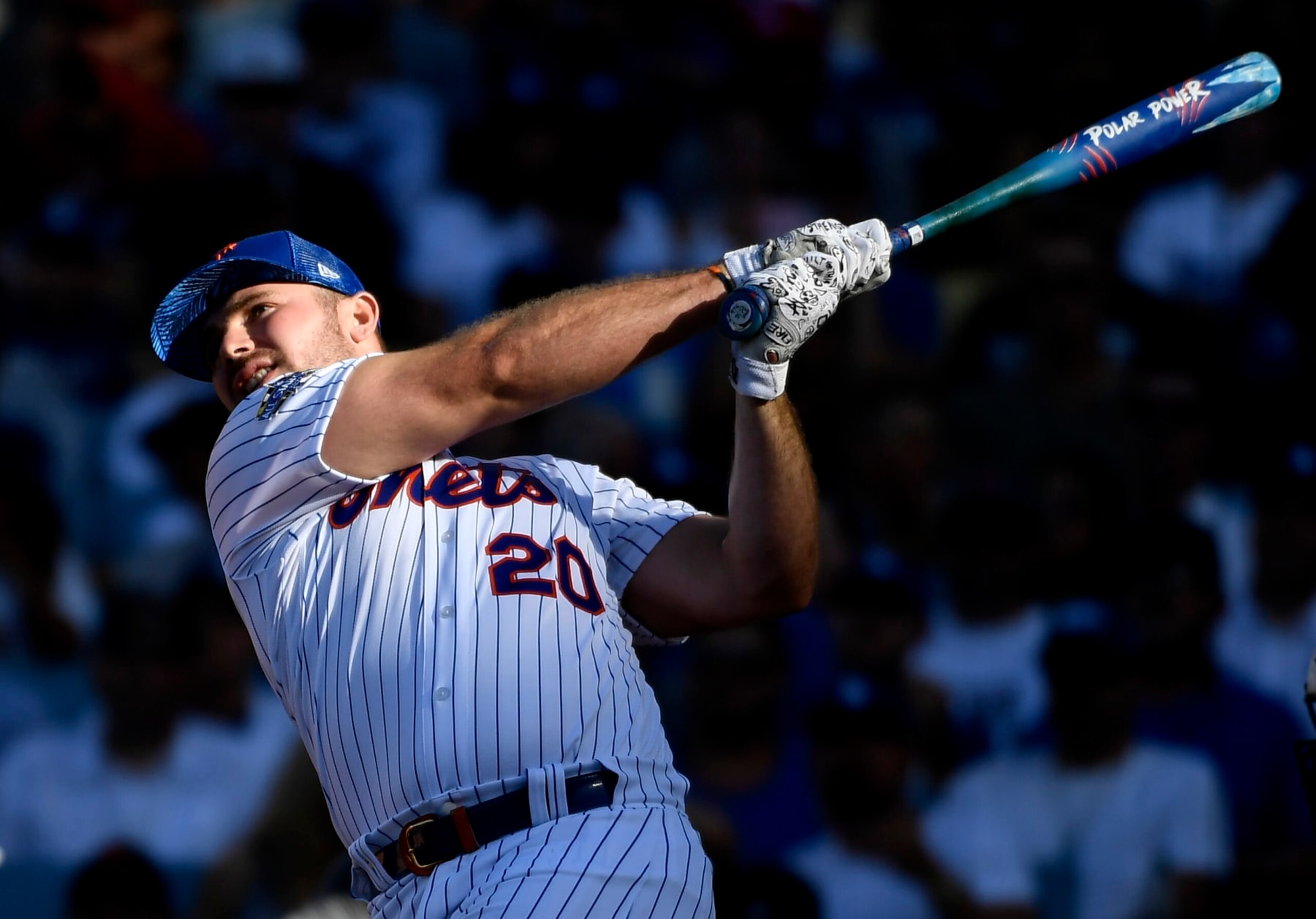 LOS ANGELES, CALIFORNIA - JULY 18: National League All-Star Pete Alonso #20 of the New York Mets competes in the 2022 T-Mobile Home Run Derby at Dodger Stadium on July 18, 2022 in Los Angeles, California. (Photo by Kevork Djansezian/Getty Images)