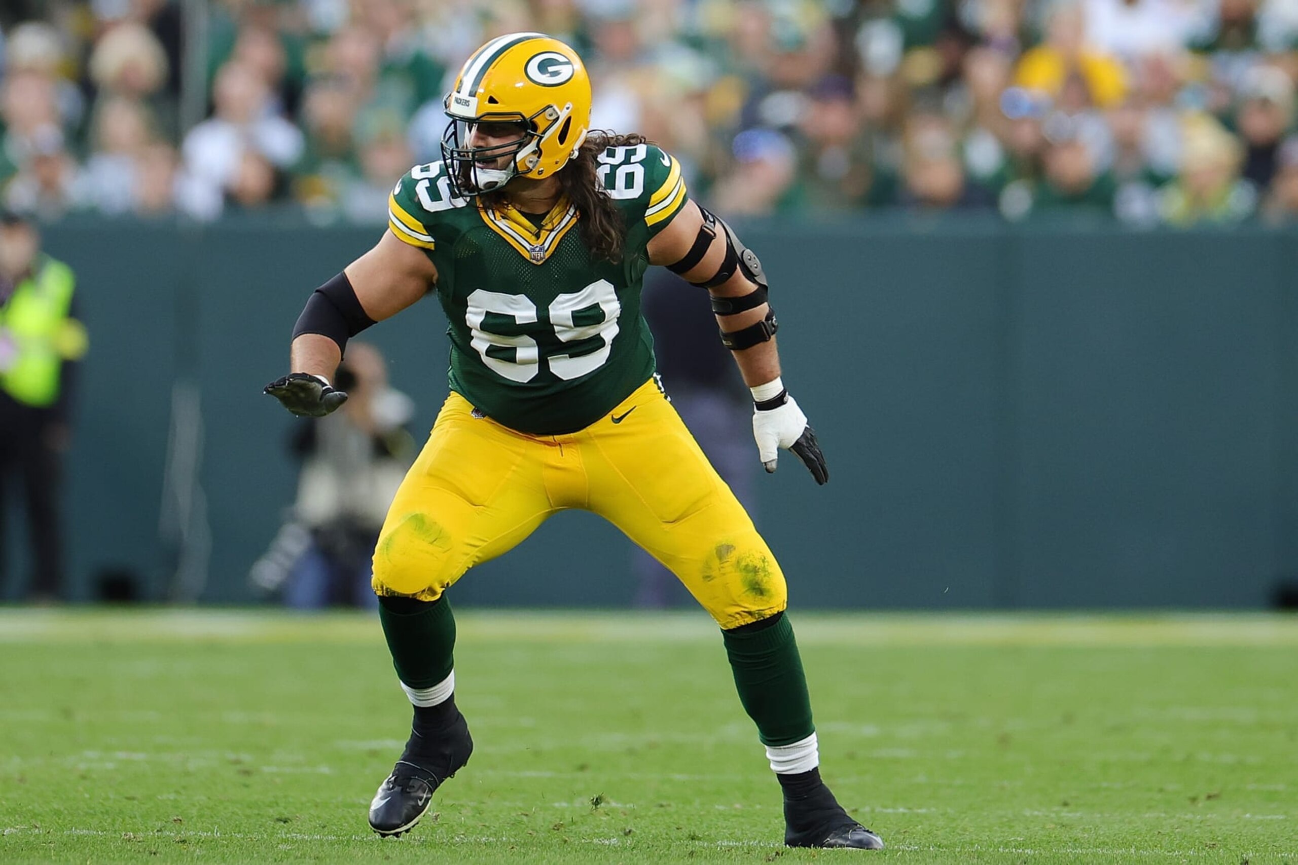 GREEN BAY, WISCONSIN - OCTOBER 02: David Bakhtiari #69 of the Green Bay Packers reacts to a play during a game against the New England Patriots at Lambeau Field on October 02, 2022 in Green Bay, Wisconsin. The Packers defeated the Patriots 27-24 in overtime. (Photo by Stacy Revere/Getty Images) GREEN BAY, WISCONSIN - OCTOBER 02: David Bakhtiari #69 of the Green Bay Packers reacts to a play during a game against the New England Patriots at Lambeau Field on October 02, 2022 in Green Bay, Wisconsin. The Packers defeated the Patriots 27-24 in overtime. (Photo by Stacy Revere/Getty Images)