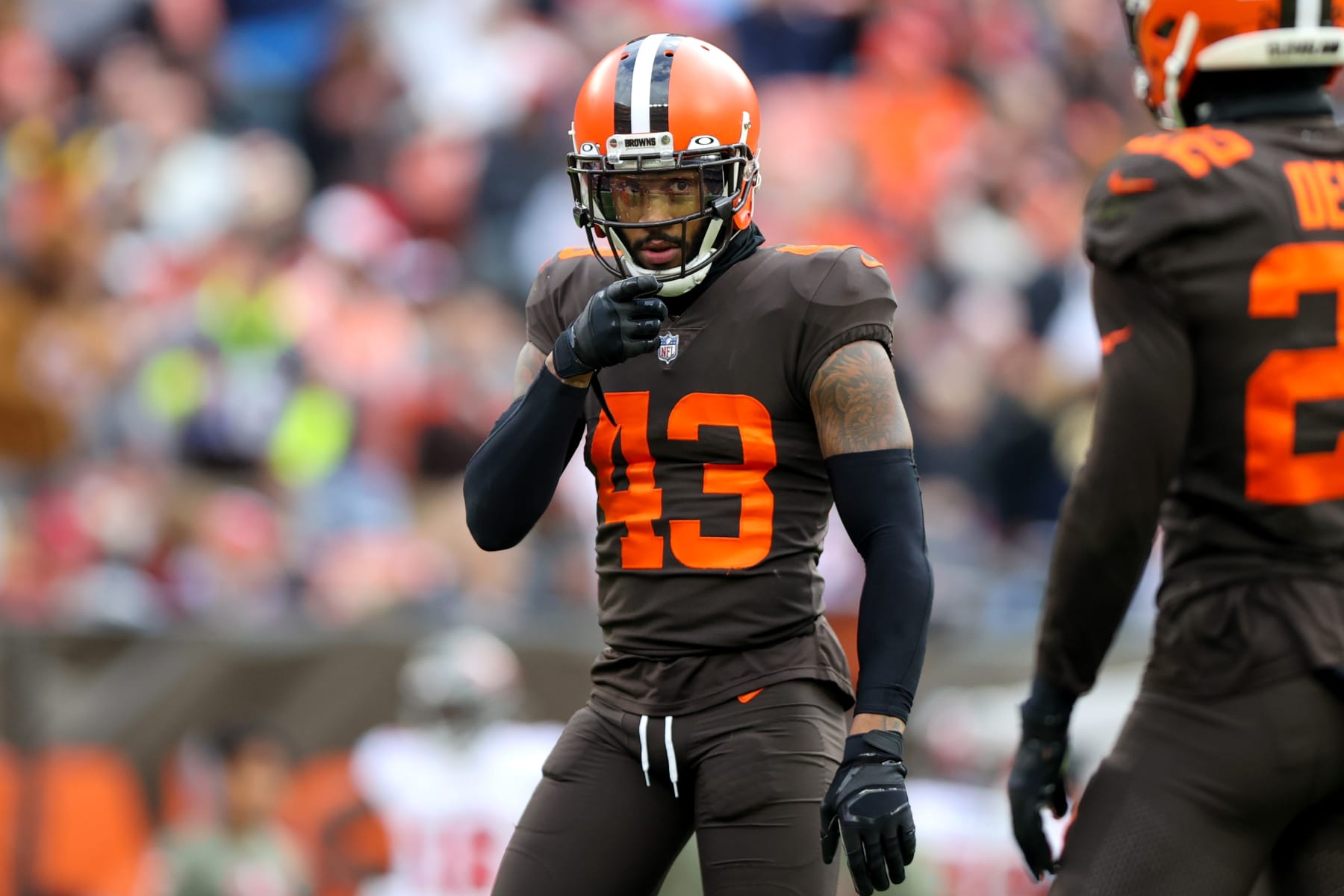 CLEVELAND, OH - NOVEMBER 27: Cleveland Browns safety John Johnson III (43) at the line of scrimmage during the third quarter of the National Football League game between the Tampa Bay Buccaneers and Cleveland Browns on November 27, 2022, at FirstEnergy Stadium in Cleveland, OH. (Photo by Frank Jansky/Icon Sportswire via Getty Images)