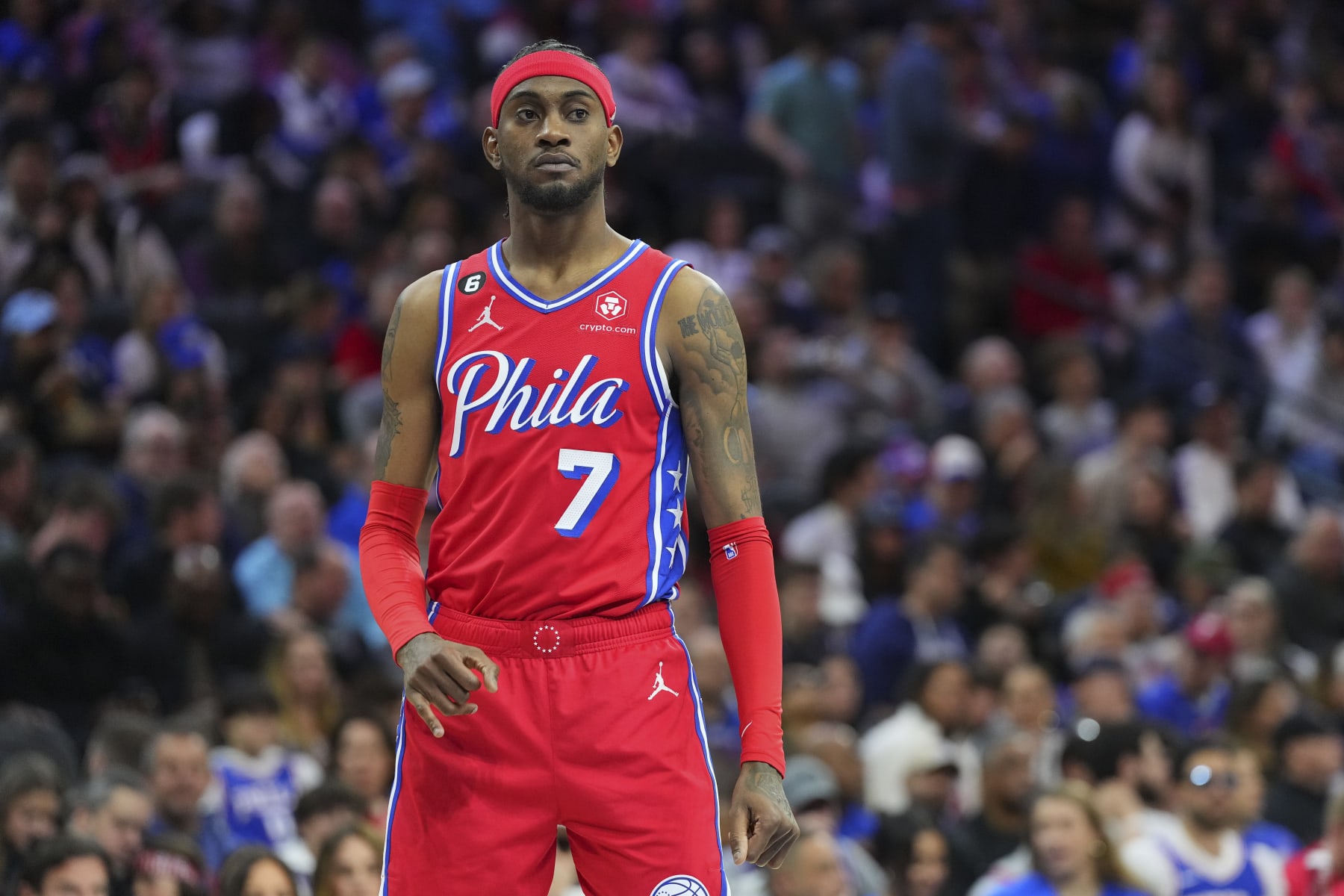 PHILADELPHIA, PA - MARCH 31: Jalen McDaniels #7 of the Philadelphia 76ers looks on against the Toronto Raptors at the Wells Fargo Center on March 31, 2023 in Philadelphia, Pennsylvania. The 76ers defeated the Raptors 117-110. NOTE TO USER: User expressly acknowledges and agrees that, by downloading and or using this photograph, User is consenting to the terms and conditions of the Getty Images License Agreement. (Photo by Mitchell Leff/Getty Images)