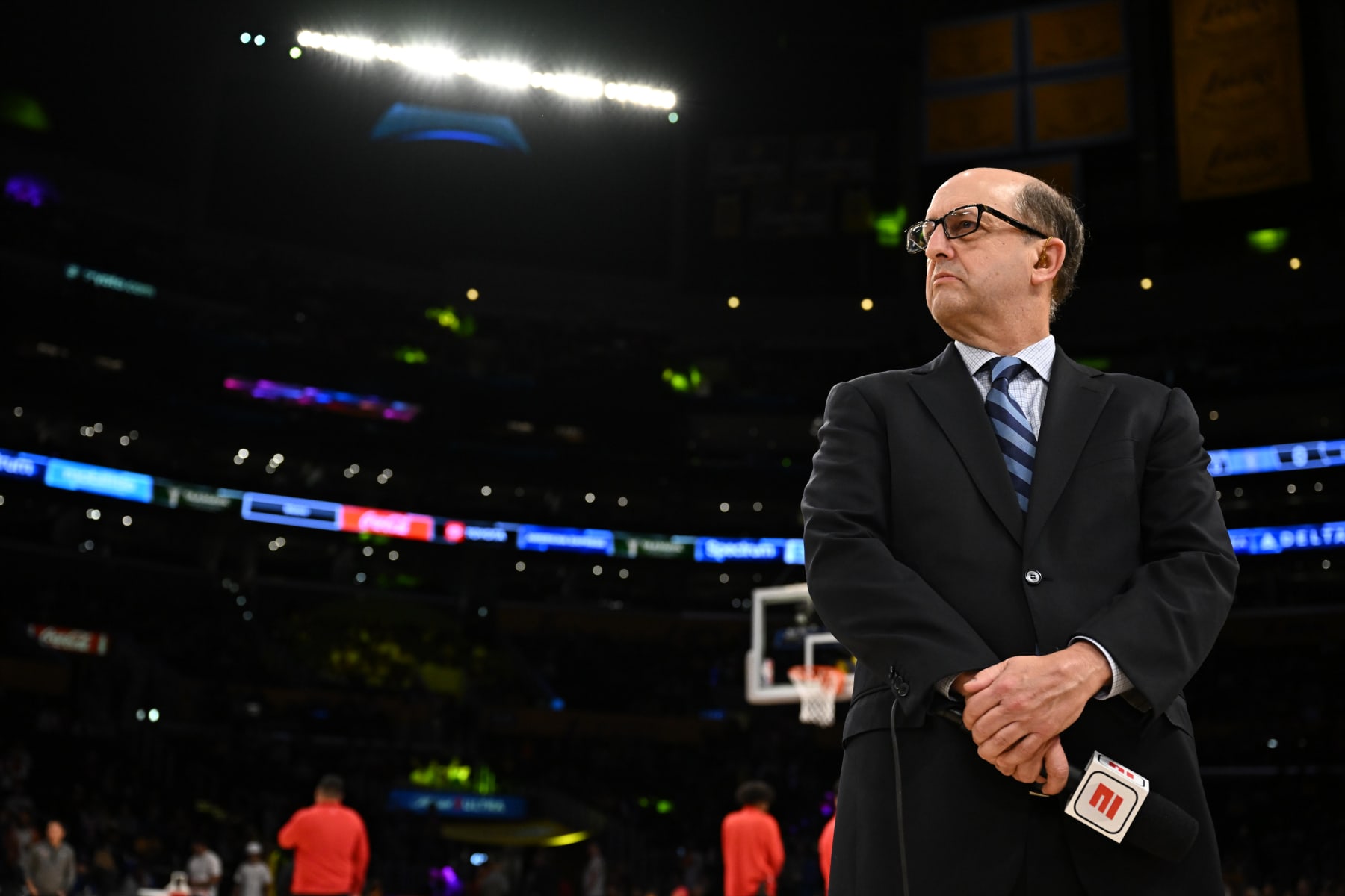 Basketball: ESPN analyst Jeff Van Gundy looks on prior to a game between the New York Knicks vs Los Angeles Lakers at Crypto.com Arena. 
Los Angeles, CA 3/12/2023 
CREDIT: John W. McDonough (Photo by John W. McDonough/Sports Illustrated via Getty Images) 
(Set Number: X164321 TK1)