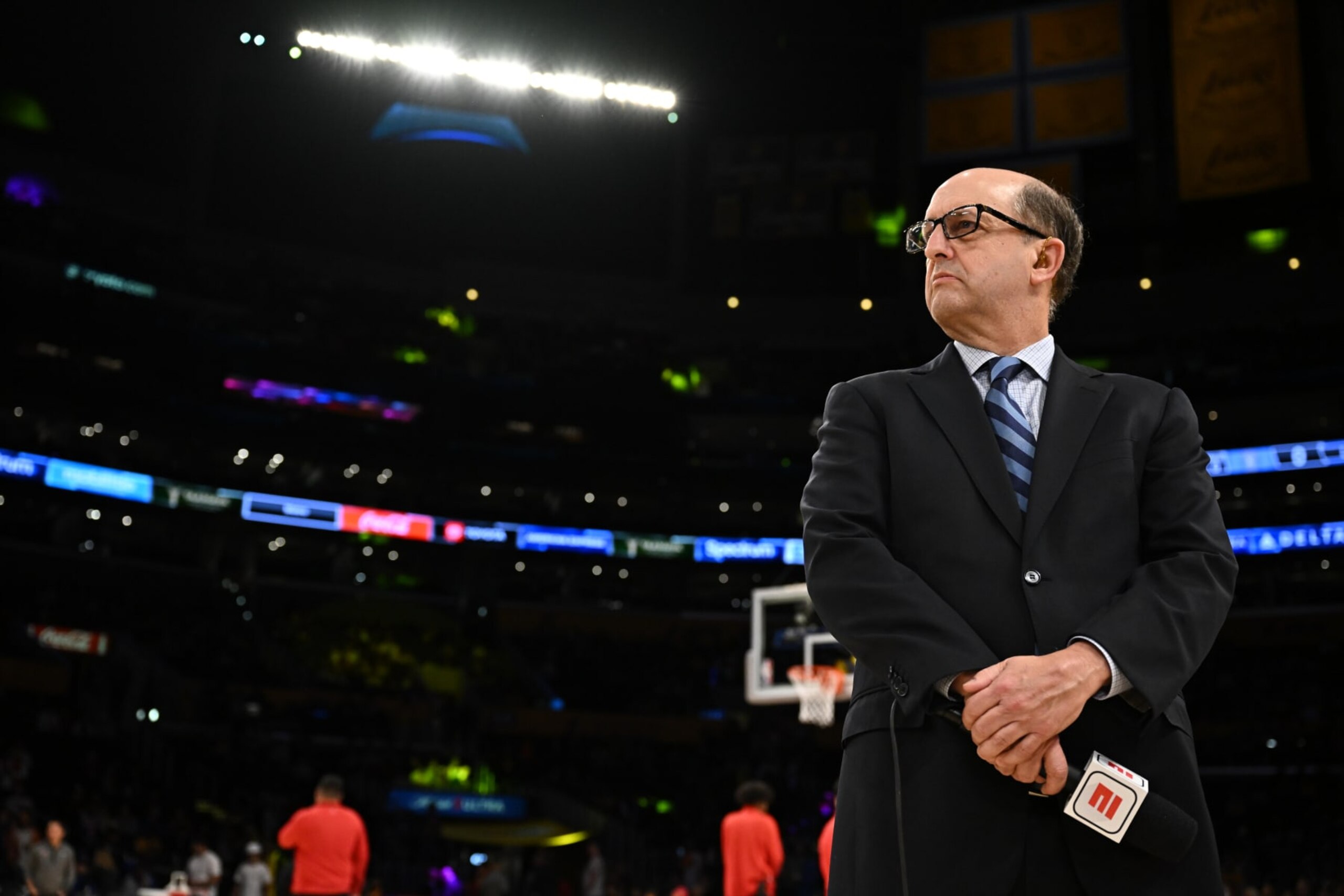 Basketball: ESPN analyst Jeff Van Gundy looks on prior to a game between the New York Knicks vs Los Angeles Lakers at Crypto.com Arena. 
Los Angeles, CA 3/12/2023 
CREDIT: John W. McDonough (Photo by John W. McDonough/Sports Illustrated via Getty Images) 
(Set Number: X164321 TK1)
