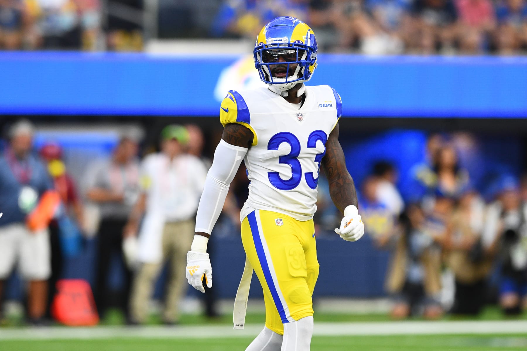 INGLEWOOD, CA - SEPTEMBER 08: Los Angeles Rams safety Nick Scott (33) during the NFL game between the Buffalo Bills and the Los Angeles Rams on September 8, 2022, at SoFi Stadium in Inglewood, CA. (Photo by Brian Rothmuller/Icon Sportswire via Getty Images)