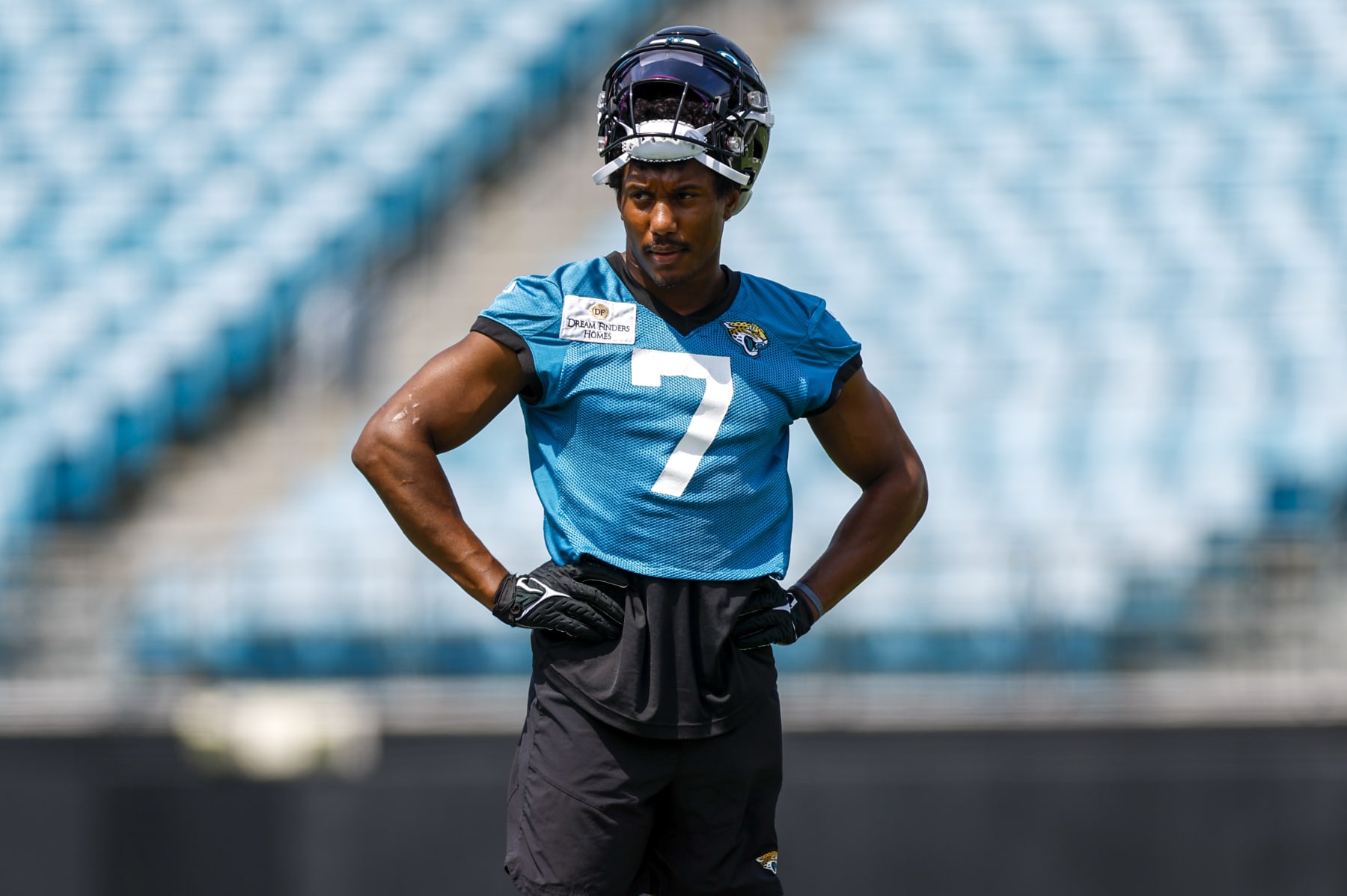 JACKSONVILLE, FL - JUNE 05: Jacksonville Jaguars Wide Receiver Zay Jones (7) during the Jacksonville Jaguars OTA on June 5, 2023 at TIAA Bank Field in Jacksonville, Fl. (Photo by David Rosenblum/Icon Sportswire via Getty Images)