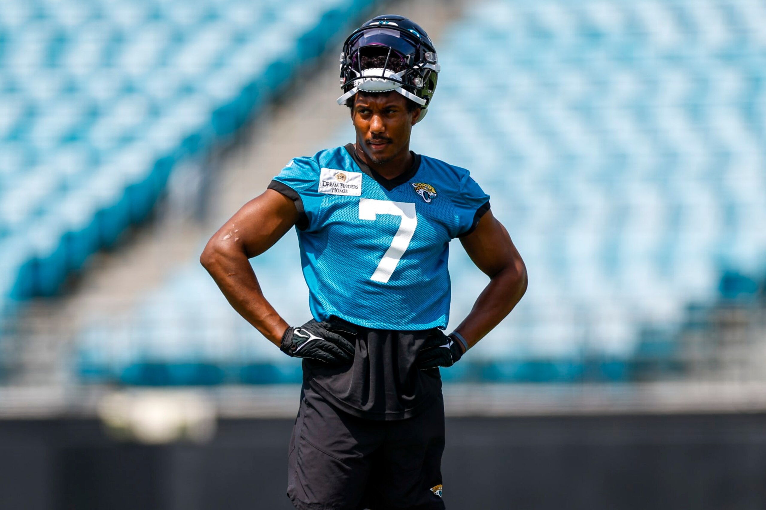 JACKSONVILLE, FL - JUNE 05: Jacksonville Jaguars Wide Receiver Zay Jones (7) during the Jacksonville Jaguars OTA on June 5, 2023 at TIAA Bank Field in Jacksonville, Fl. (Photo by David Rosenblum/Icon Sportswire via Getty Images)