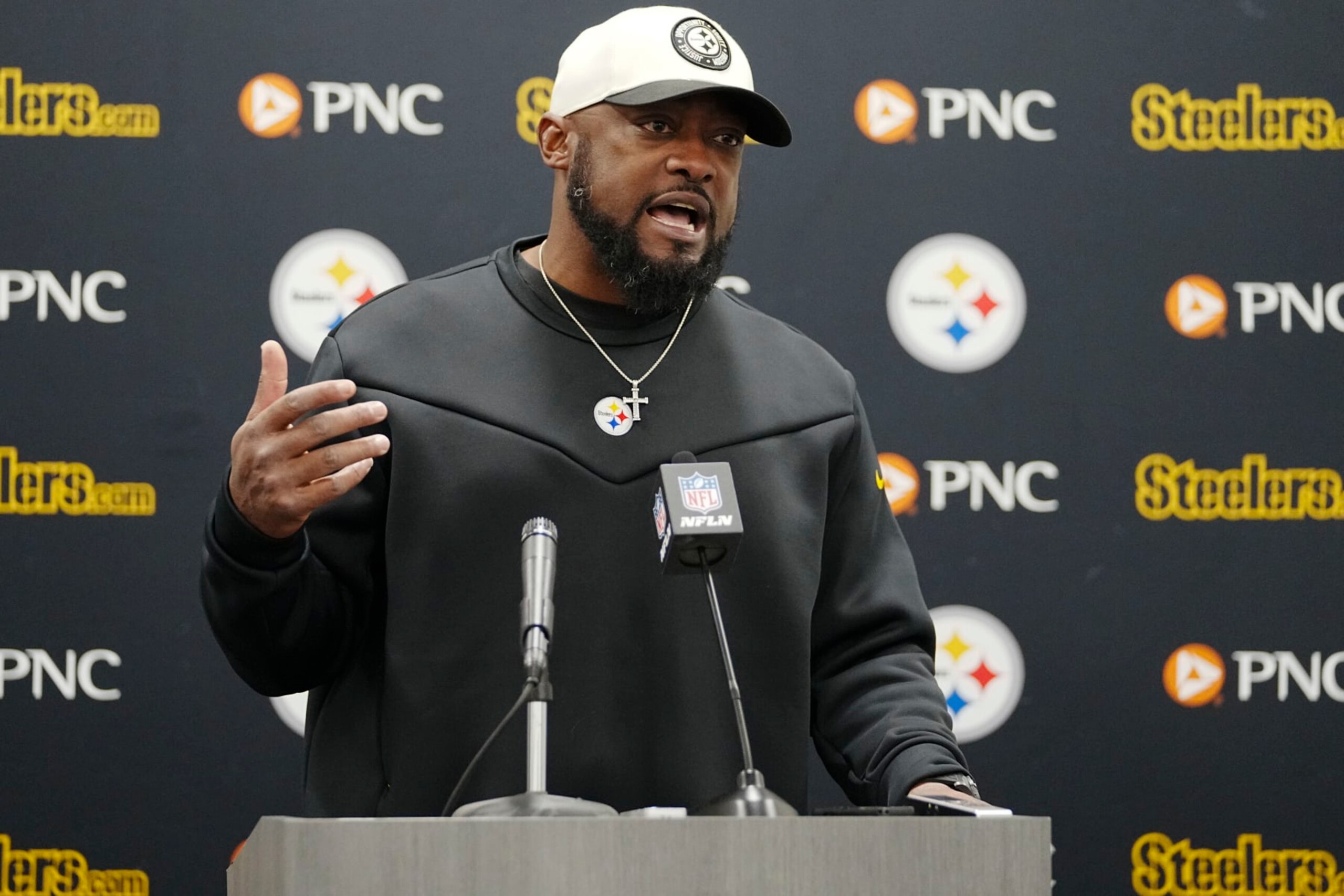 Steelers head coach Mike Tomlin