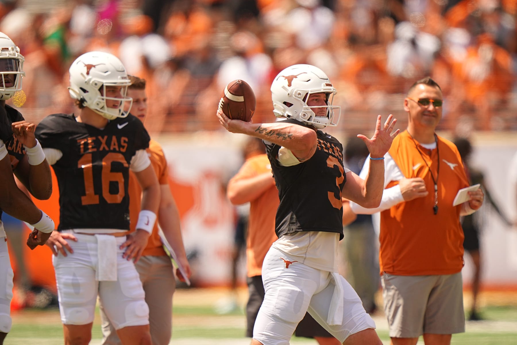College Football: Texas Quinn Ewers (3) in action, throws the football during a spring exhibition game at Darrell K Royal Stadium. 
Austin, TX 4/15/2023
CREDIT: Erick W. Rasco (Photo by Erick W. Rasco /Sports Illustrated via Getty Images) 
(Set Number: X164345 TK1)