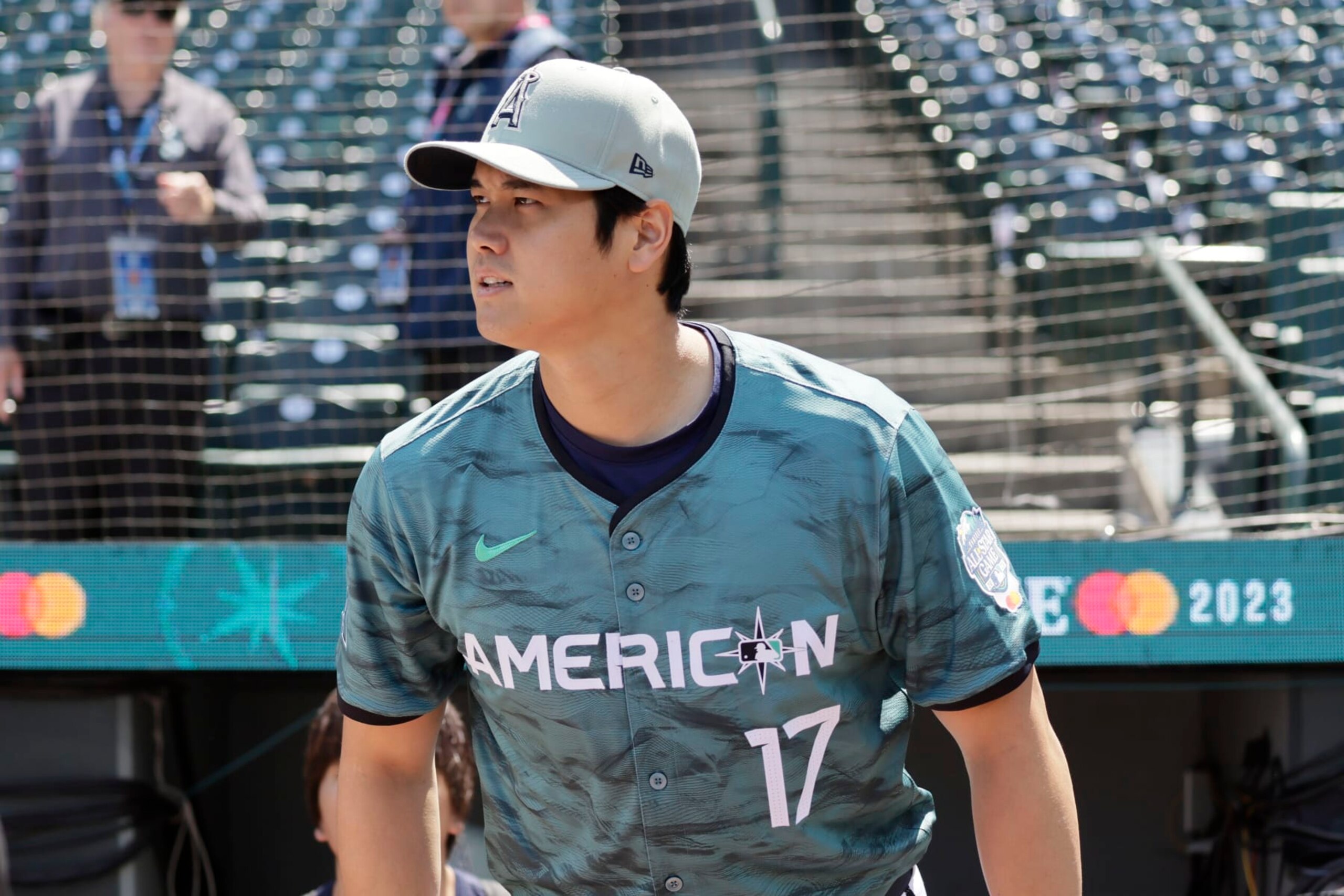 American League's Shohei Ohtani, of the Los Angeles Angels, (17) warms up during batting practice before the MLB All-Star baseball game in Seattle, Tuesday, July 11, 2023. (AP Photo/John Froschauer)