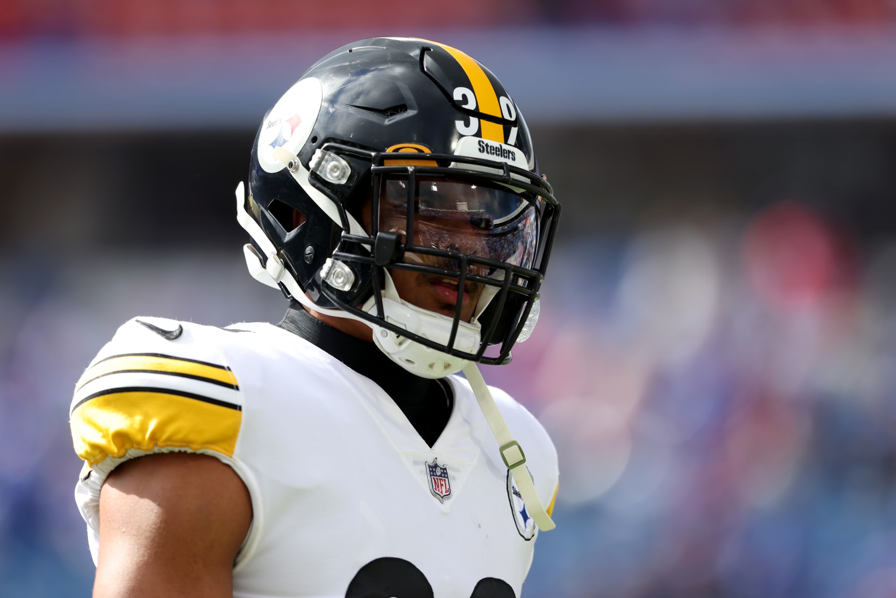 ORCHARD PARK, NEW YORK - OCTOBER 09: Minkah Fitzpatrick #39 of the Pittsburgh Steelers warms up prior to a game against the Buffalo Bills at Highmark Stadium on October 09, 2022 in Orchard Park, New York. (Photo by Bryan Bennett/Getty Images)