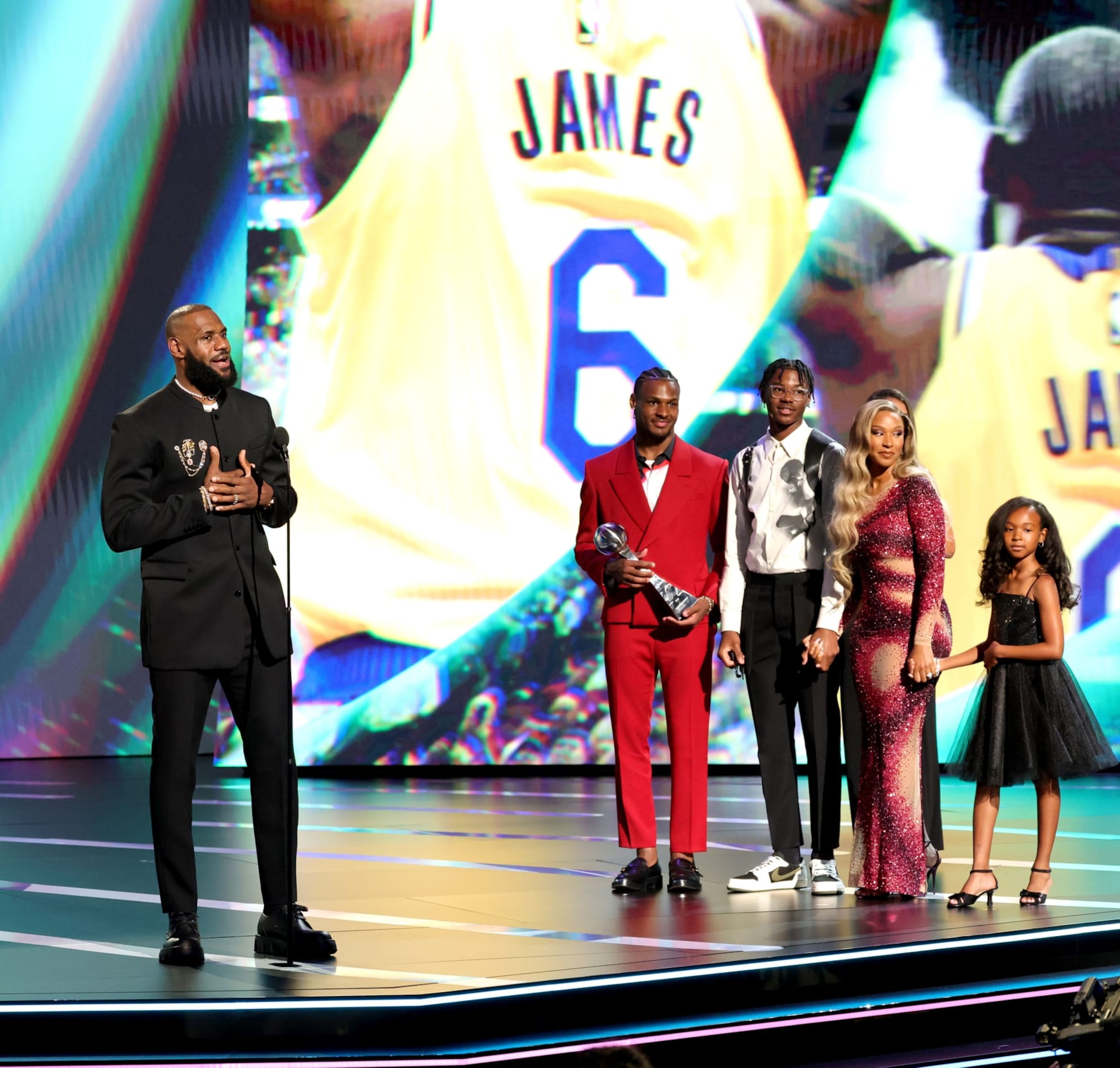 HOLLYWOOD, CALIFORNIA - JULY 12: (L-R) LeBron James, winner of Best Record-Breaking Performance, Bronny James, Bryce James, Savannah James and Zhuri James speak onstage during The 2023 ESPY Awards at Dolby Theatre on July 12, 2023 in Hollywood, California. (Photo by Kevin Mazur/Getty Images) HOLLYWOOD, CALIFORNIA - JULY 12: (L-R) LeBron James, winner of Best Record-Breaking Performance, Bronny James, Bryce James, Savannah James and Zhuri James speak onstage during The 2023 ESPY Awards at Dolby Theatre on July 12, 2023 in Hollywood, California. (Photo by Kevin Mazur/Getty Images)