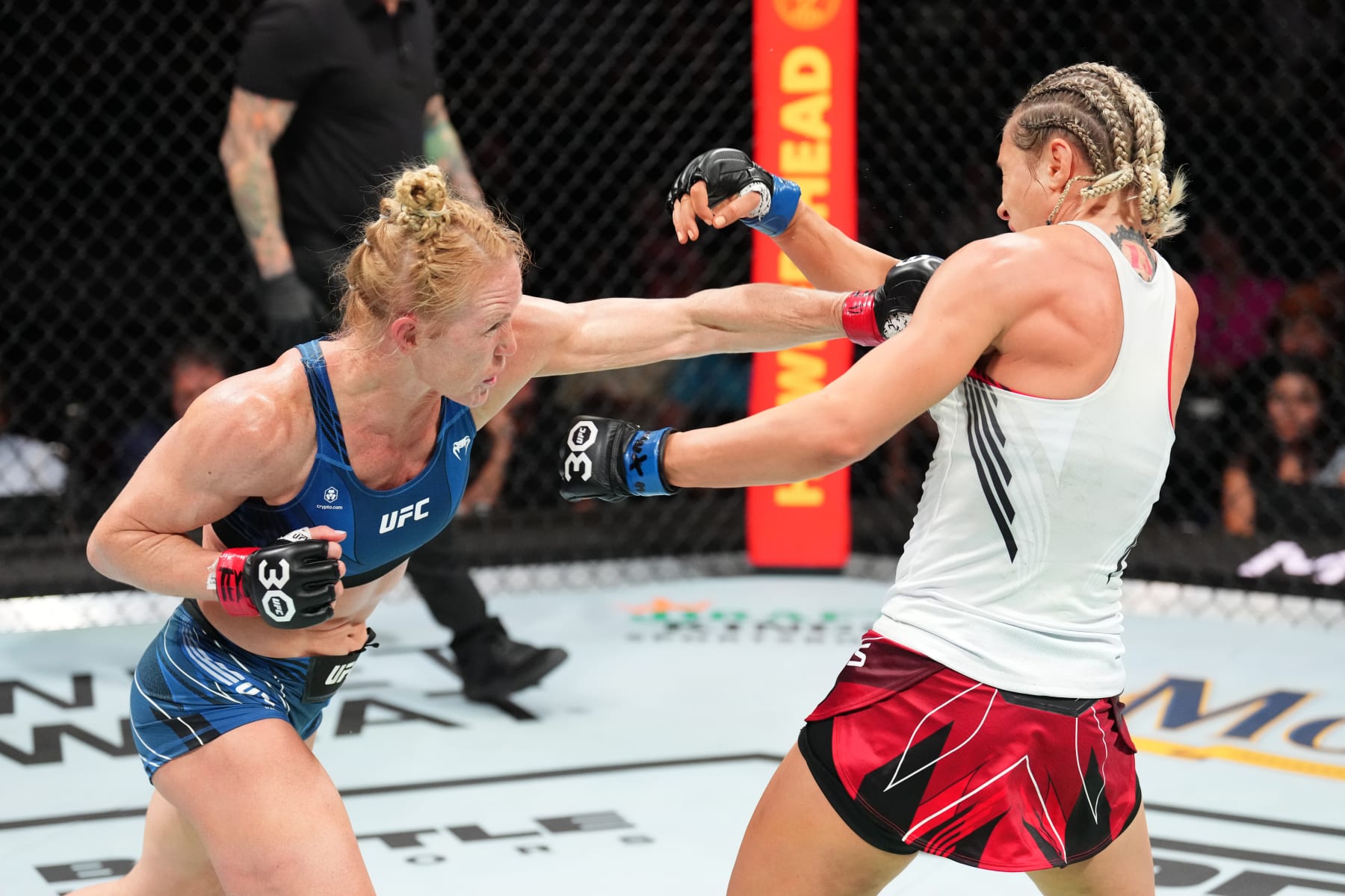 Holly Holm (left) against Yana Santos (right)