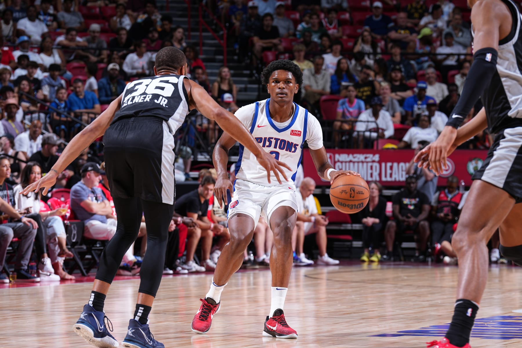 LAS VEGAS, NV - JULY 14: Ausar Thompson #9 of the Detroit Pistons handles the ball during the 2023 NBA Las Vegas Summer League on July 14, 2023 at the Thomas & Mack Center in Las Vegas, Nevada. NOTE TO USER: User expressly acknowledges and agrees that, by downloading and or using this photograph, User is consenting to the terms and conditions of the Getty Images License Agreement. Mandatory Copyright Notice: Copyright 2023 NBAE (Photo by Garrett Ellwood/NBAE via Getty Images)