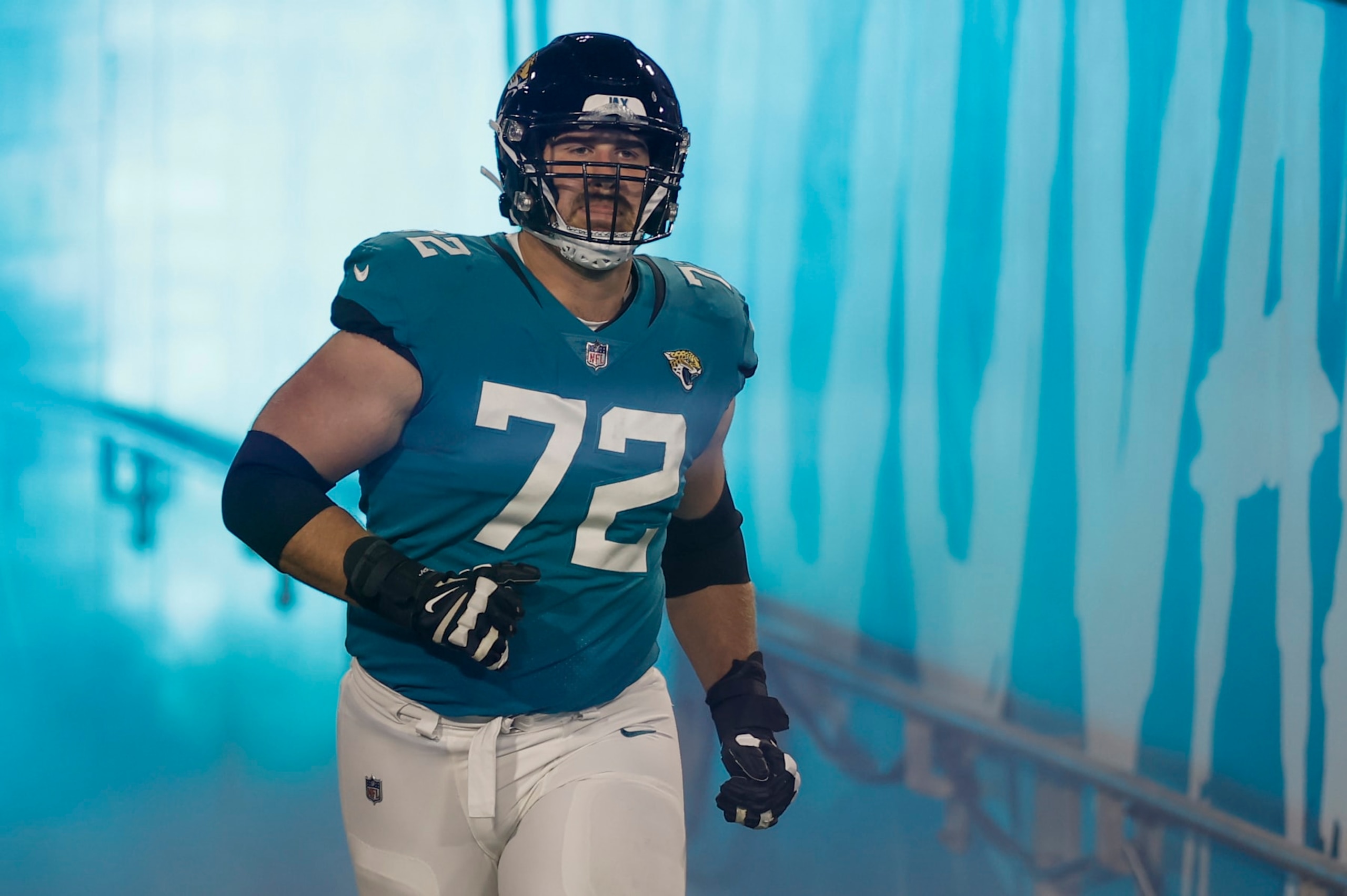 JACKSONVILLE, FL - JANUARY 14: Jacksonville Jaguars offensive tackle Walker Little (72) during the game between the Los Angeles Chargers and the Jacksonville Jaguars on January 14, 2023 at TIAA Bank Field in Jacksonville, Fl. (Photo by David Rosenblum/Icon Sportswire via Getty Images) JACKSONVILLE, FL - JANUARY 14: Jacksonville Jaguars offensive tackle Walker Little (72) during the game between the Los Angeles Chargers and the Jacksonville Jaguars on January 14, 2023 at TIAA Bank Field in Jacksonville, Fl. (Photo by David Rosenblum/Icon Sportswire via Getty Images)