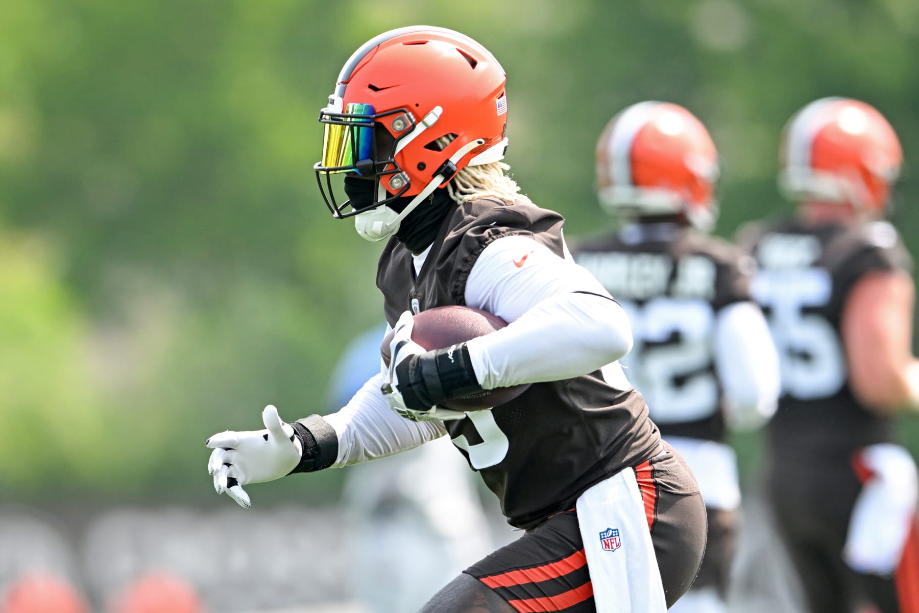BEREA, OHIO - JUNE 07: David Njoku #85 of the Cleveland Browns runs a drill during the Cleveland Browns mandatory veteran minicamp at CrossCountry Mortgage Campus on June 7, 2023 in Berea, Ohio. (Photo by Nick Cammett/Getty Images)