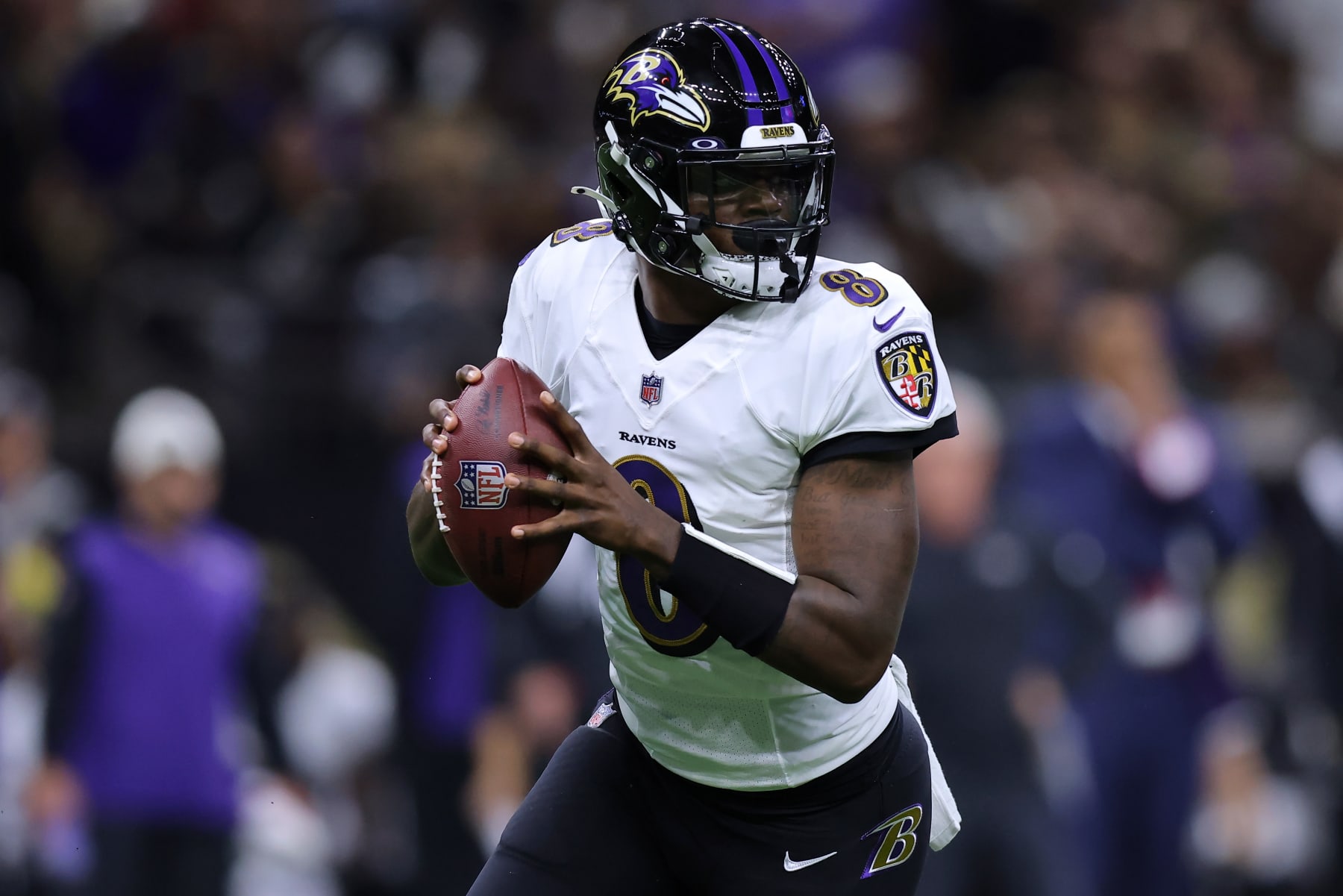 NEW ORLEANS, LOUISIANA - NOVEMBER 07: Lamar Jackson #8 of the Baltimore Ravens throws the ball during a game against the Baltimore Ravens at the Caesars Superdome on November 07, 2022 in New Orleans, Louisiana. (Photo by Jonathan Bachman/Getty Images)