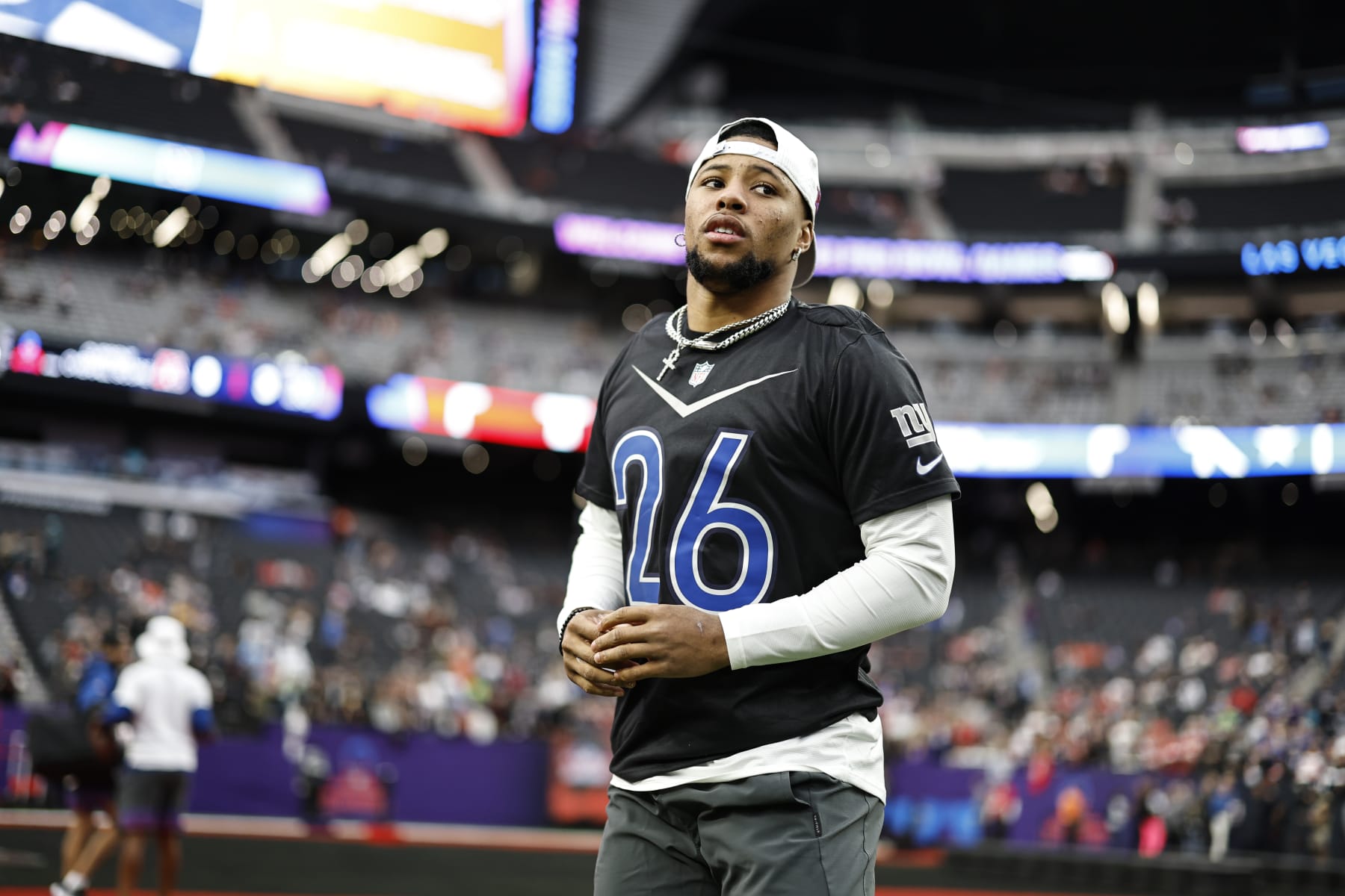 LAS VEGAS, NEVADA - FEBRUARY 05: LAS VEGAS, NEVADA - FEBRUARY 05: NFC running back Saquon Barkley #26 of the New York Giants warms up prior to an NFL Pro Bowl football game at Allegiant Stadium on February 05, 2023 in Las Vegas, Nevada. (Photo by Michael Owens/Getty Images)