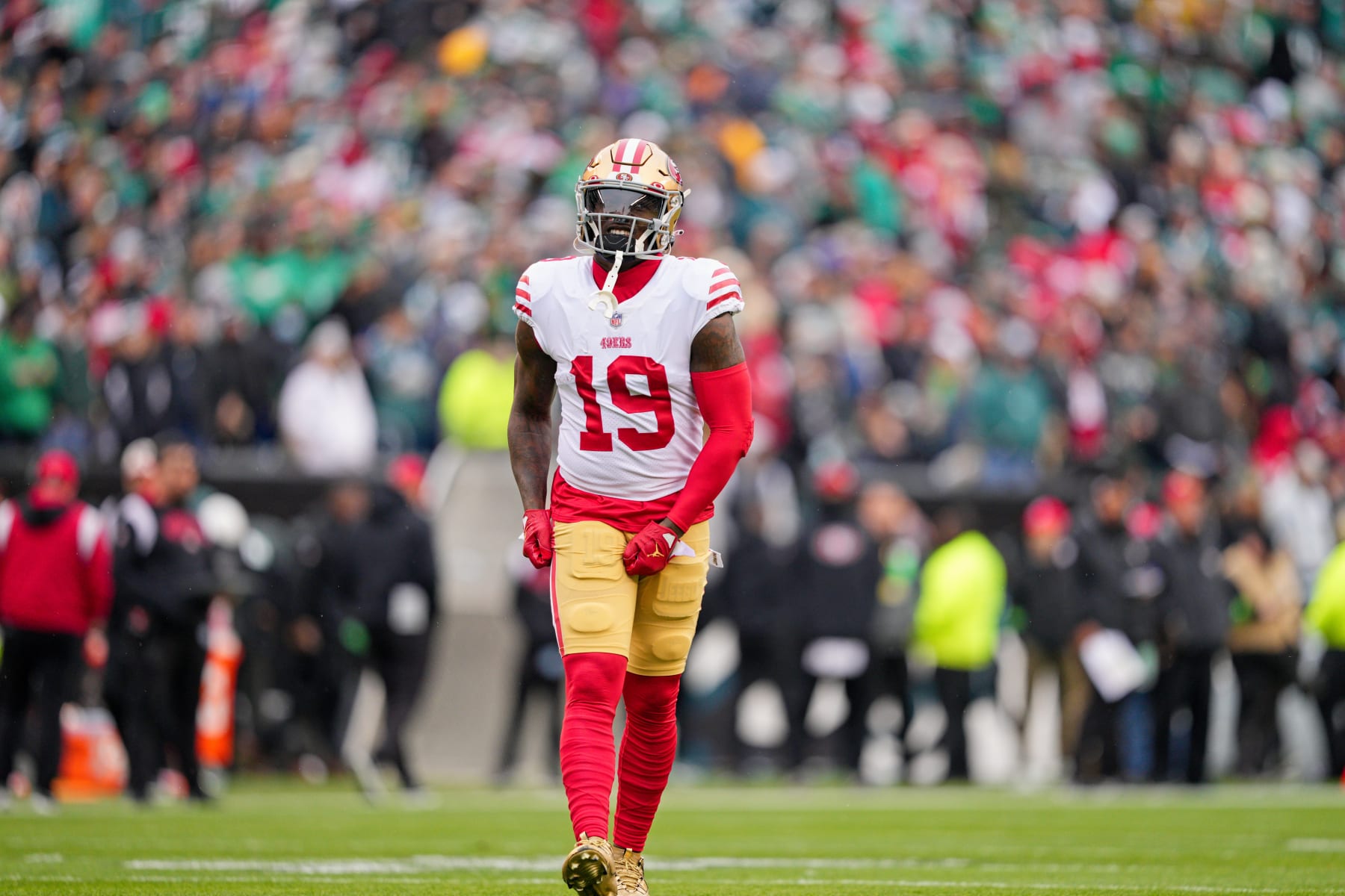 PHILADELPHIA, PA - JANUARY 29: San Francisco 49ers wide receiver Deebo Samuel (19) looks on during the Championship game between the San Fransisco 49ers and the Philadelphia Eagles on January 29, 2023. (Photo by Andy Lewis/Icon Sportswire via Getty Images)