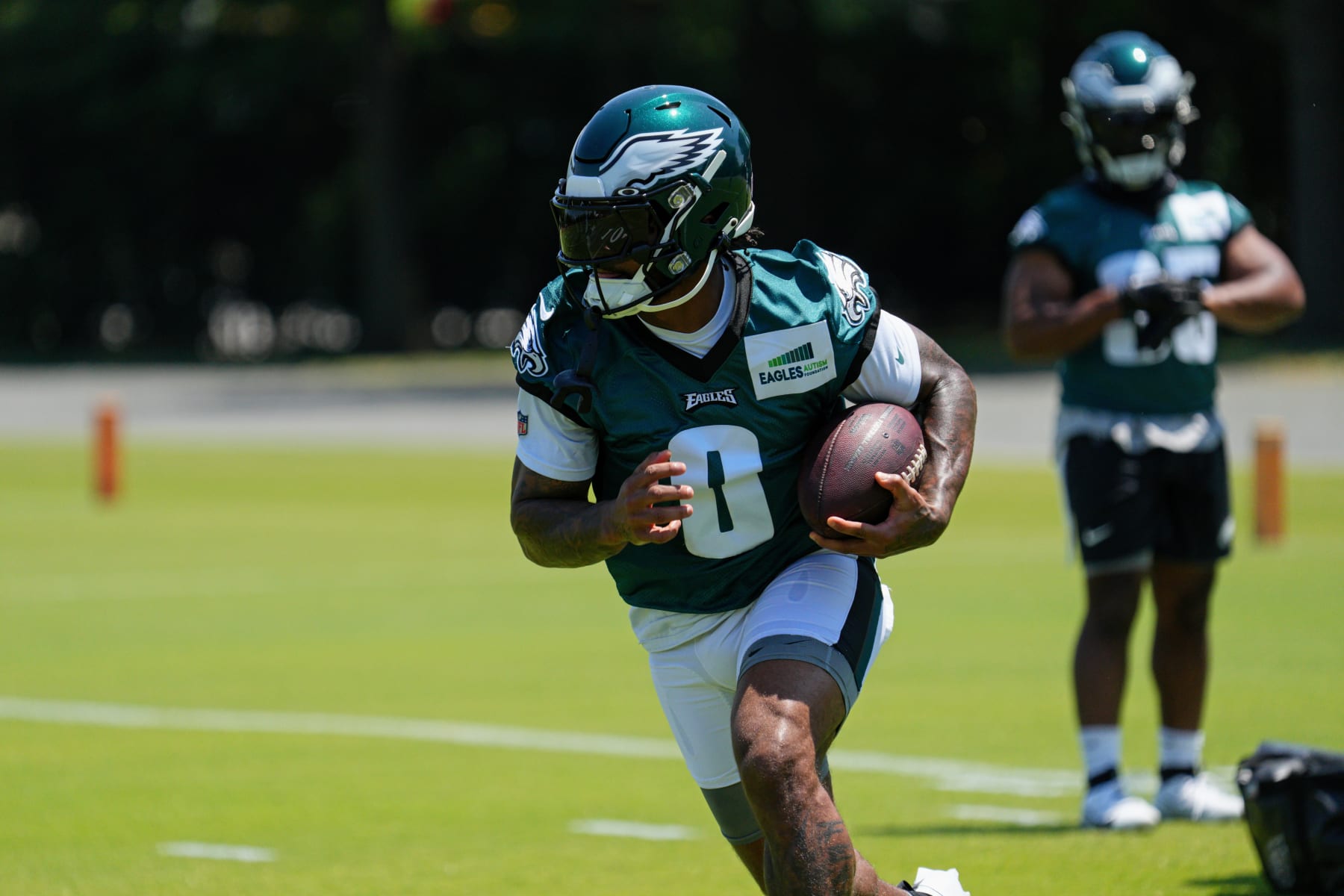 PHILADELPHIA, PA - JUNE 01: Philadelphia Eagles running back D'Andre Swift (0) participates in the Philadelphia Eagles OTA on June 1, 2023 at the NovaCare Training Complex in Philadelphia, Pa. (Photo by Andy Lewis/Icon Sportswire via Getty Images)