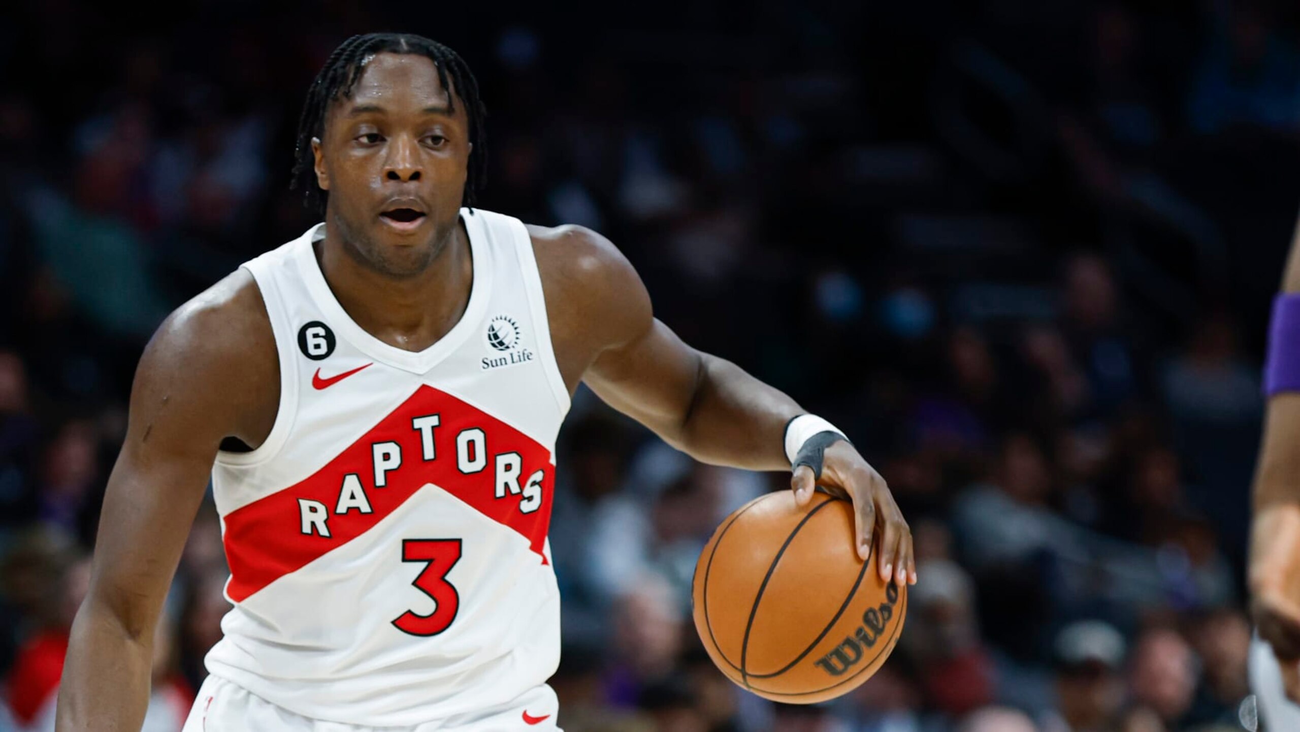 Toronto Raptors forward O.G. Anunoby runs the offense against the Charlotte Hornets during the second half of an NBA basketball game in Charlotte, N.C., Sunday, April 2, 2023. Toronto won 128-108. (AP Photo/Nell Redmond)